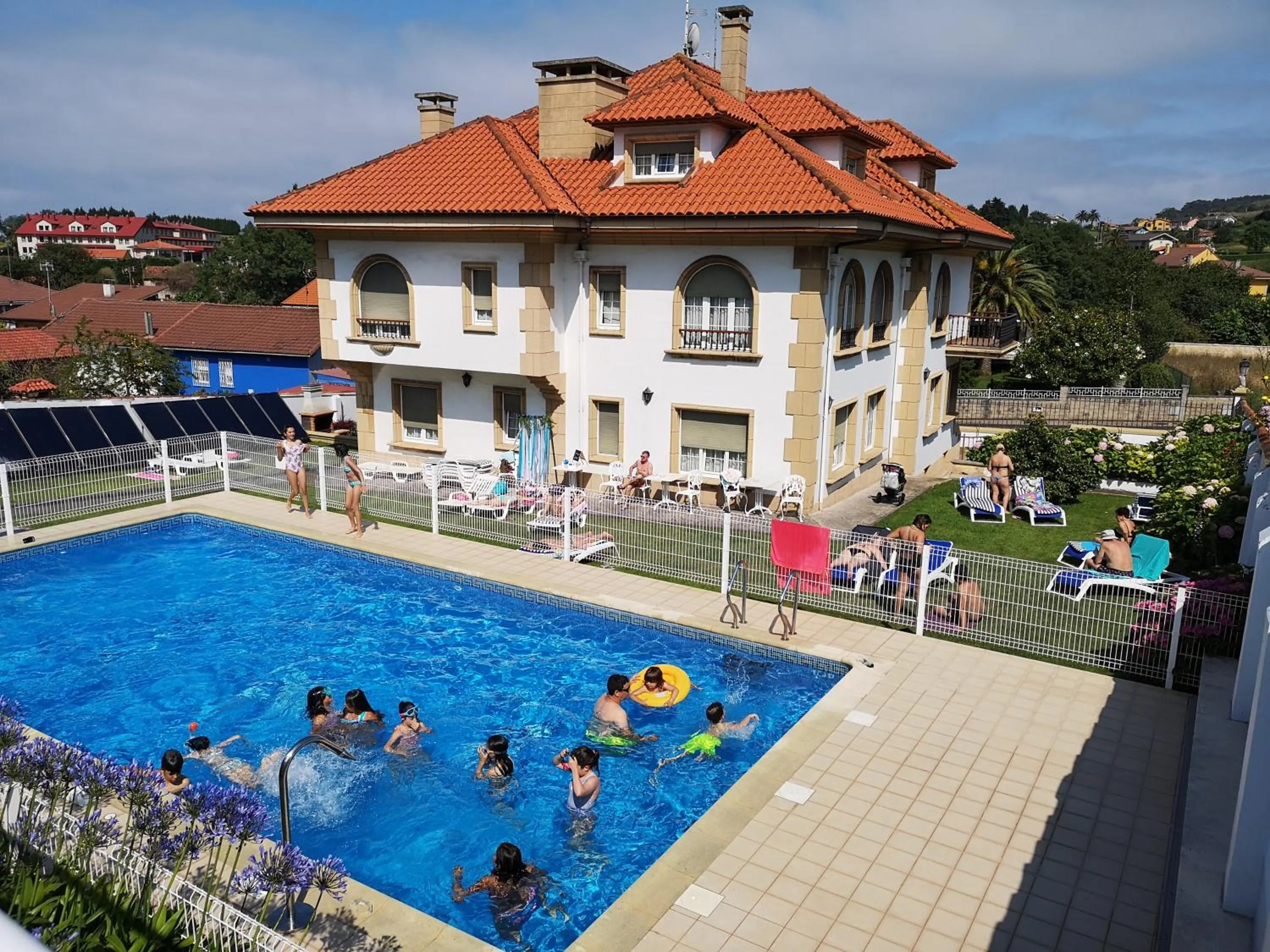 Swimming pool in Hotel y Casona El Carmen