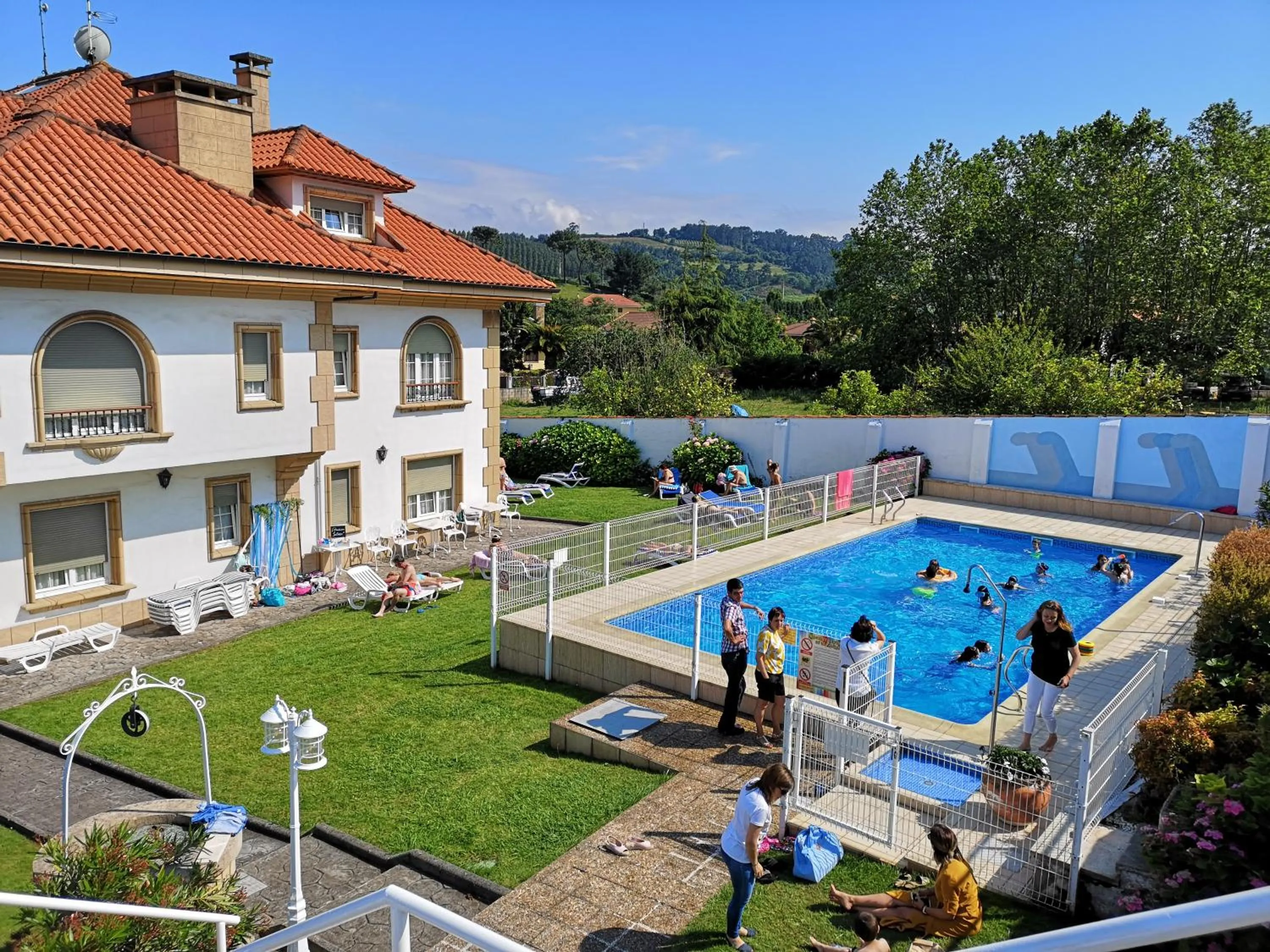 Swimming pool in Hotel y Casona El Carmen