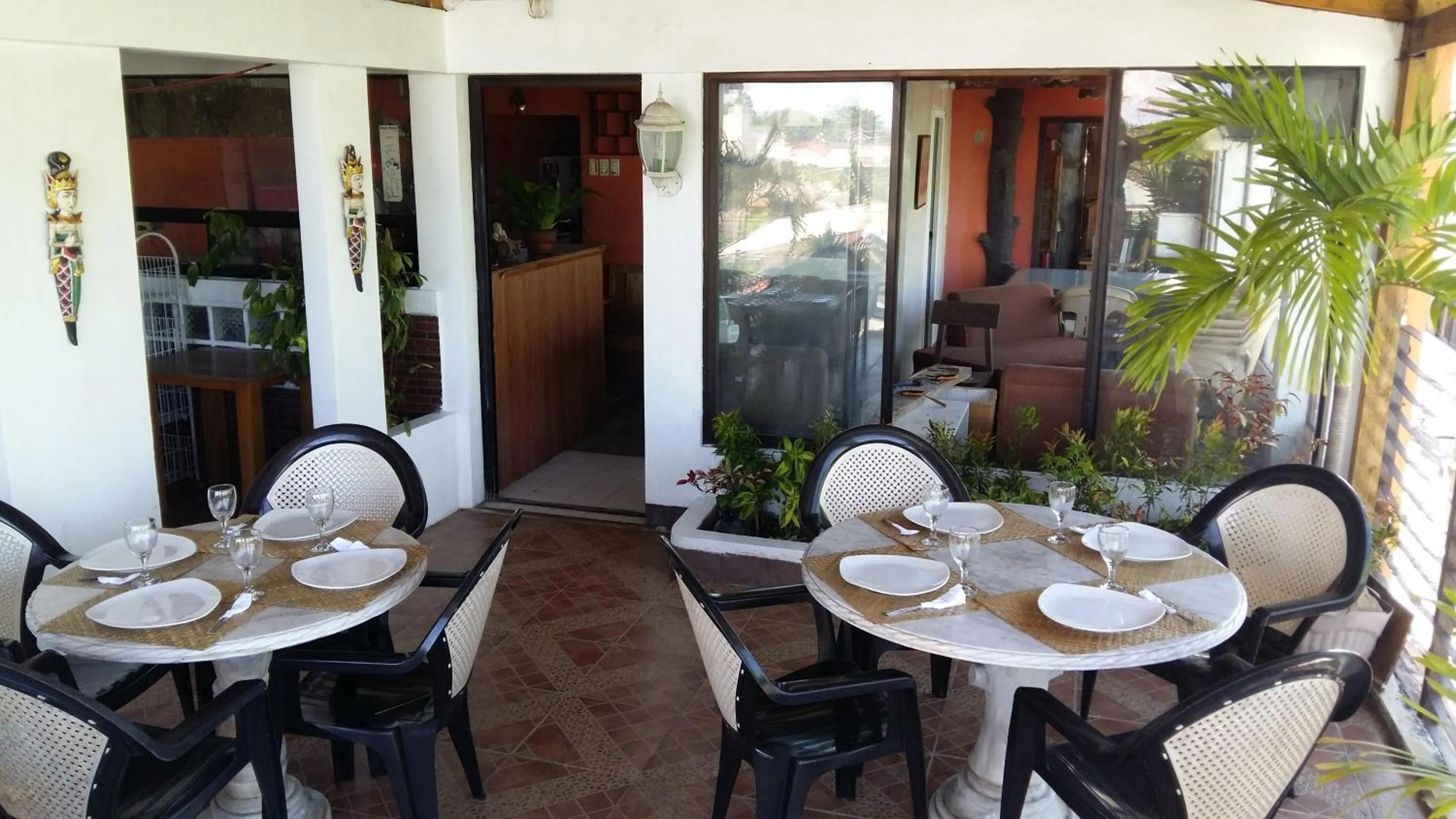 Restaurant/places to eat in Antonio's Pension House