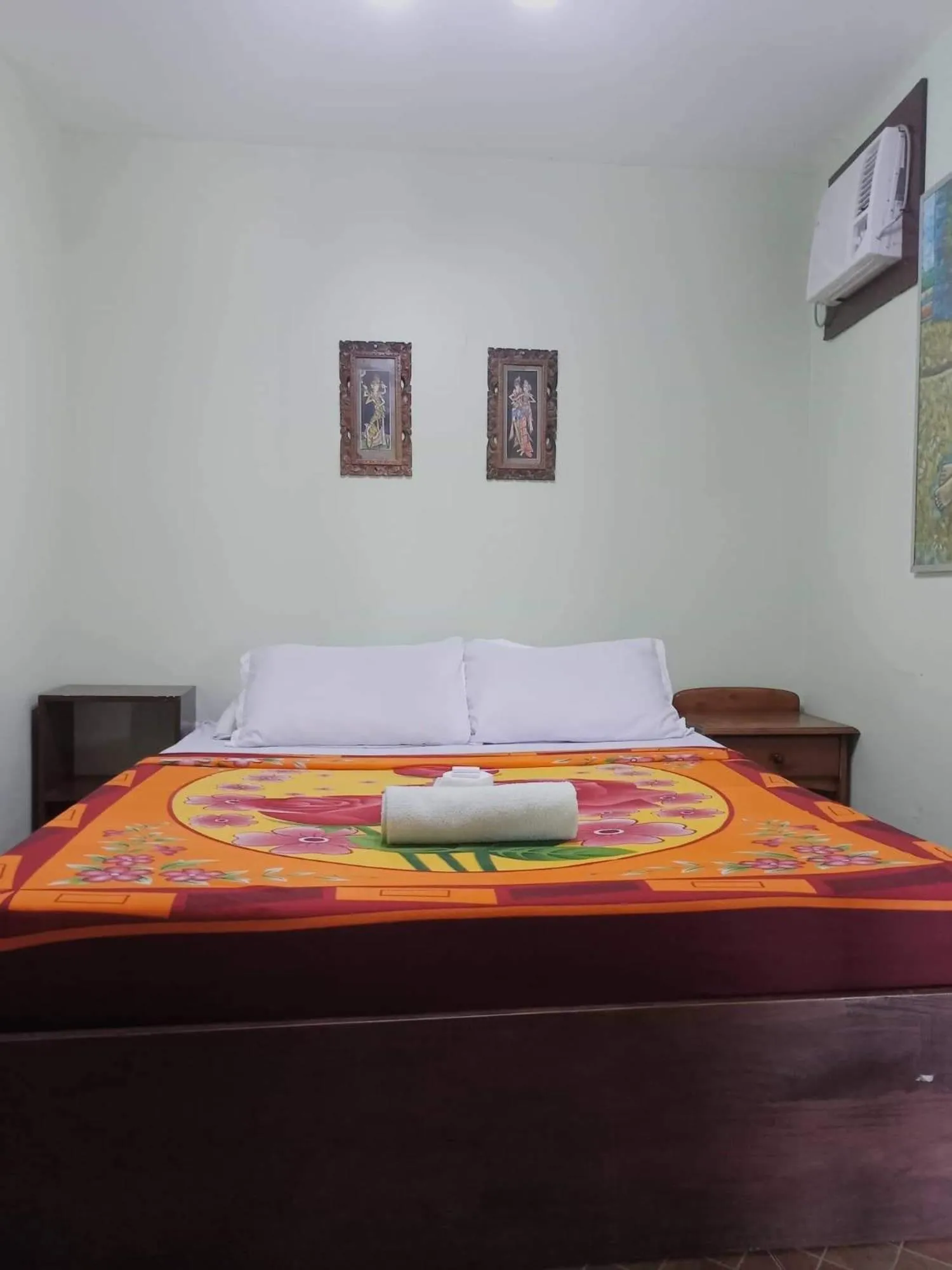 Bed in Antonio's Pension House