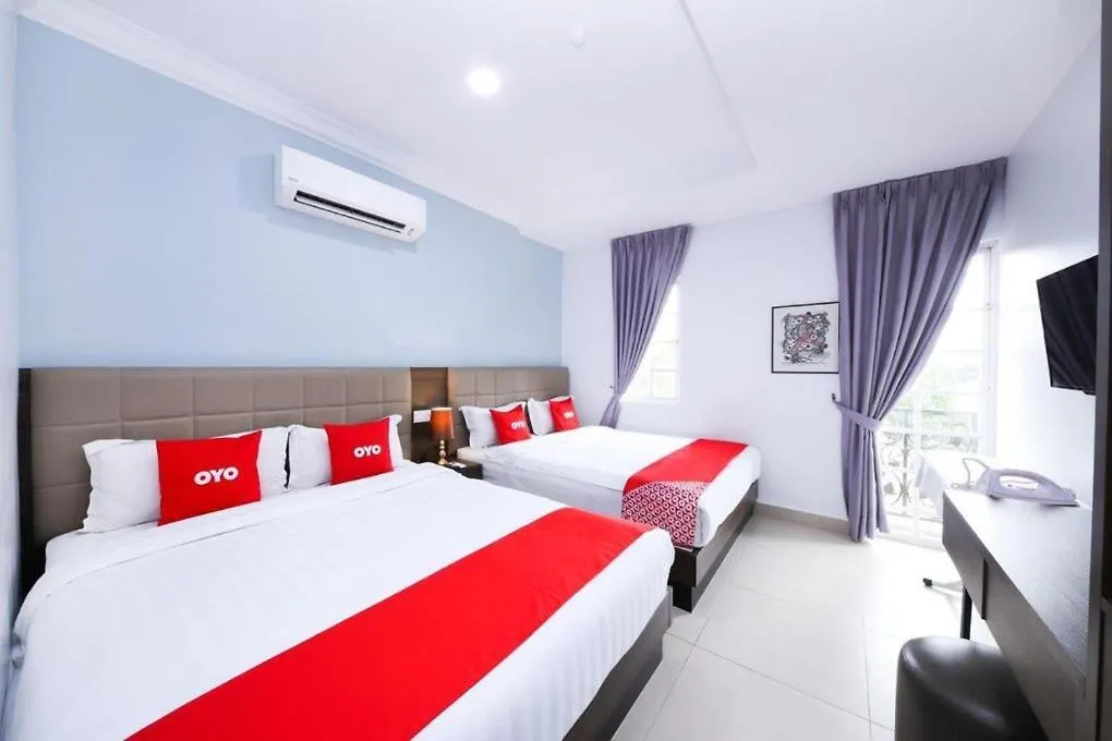 Photo of the whole room, Bed in Beryll Inn Cyberjaya Hotel