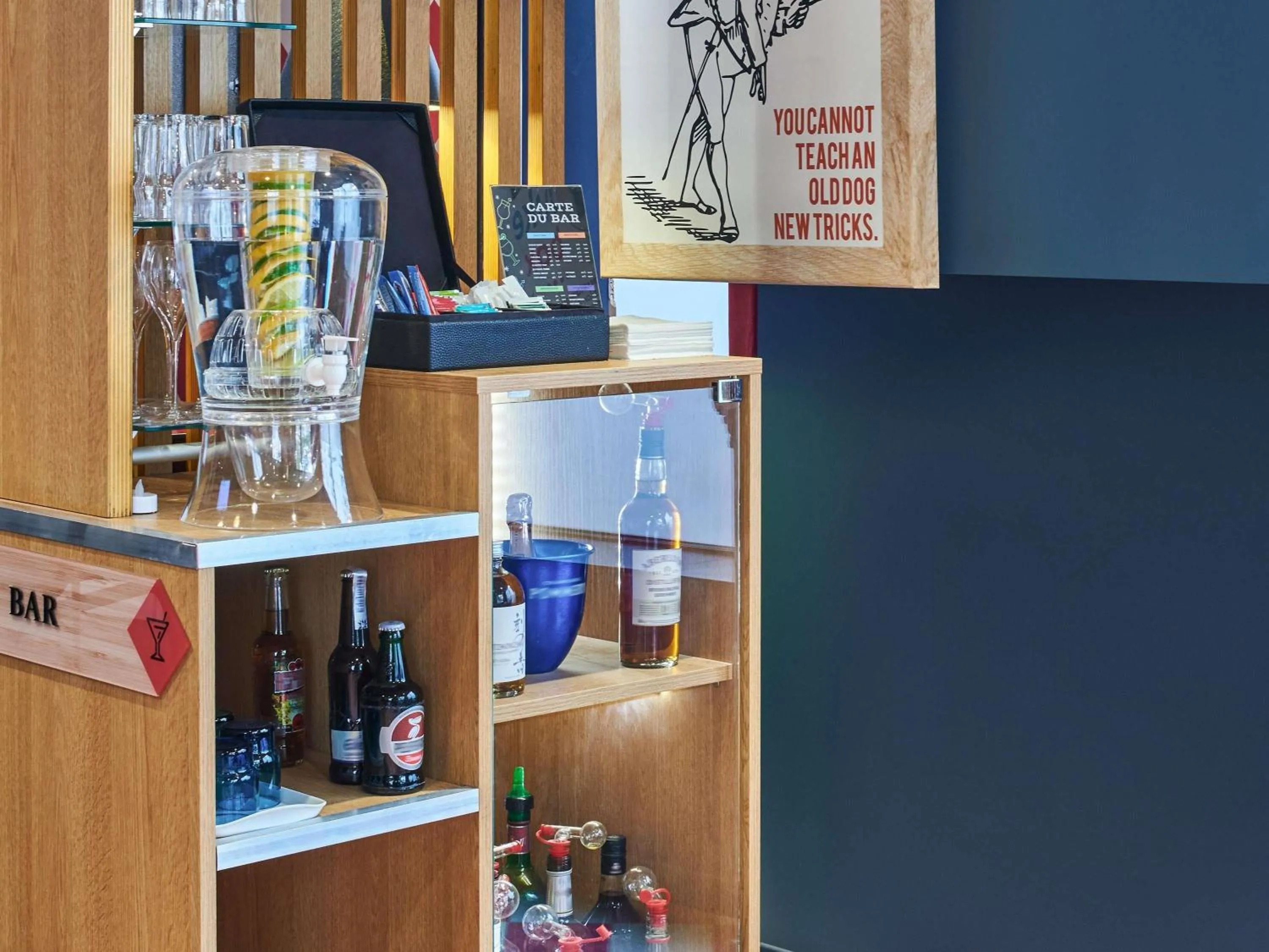 Lounge or bar in ibis Styles Paris Alesia Montparnasse