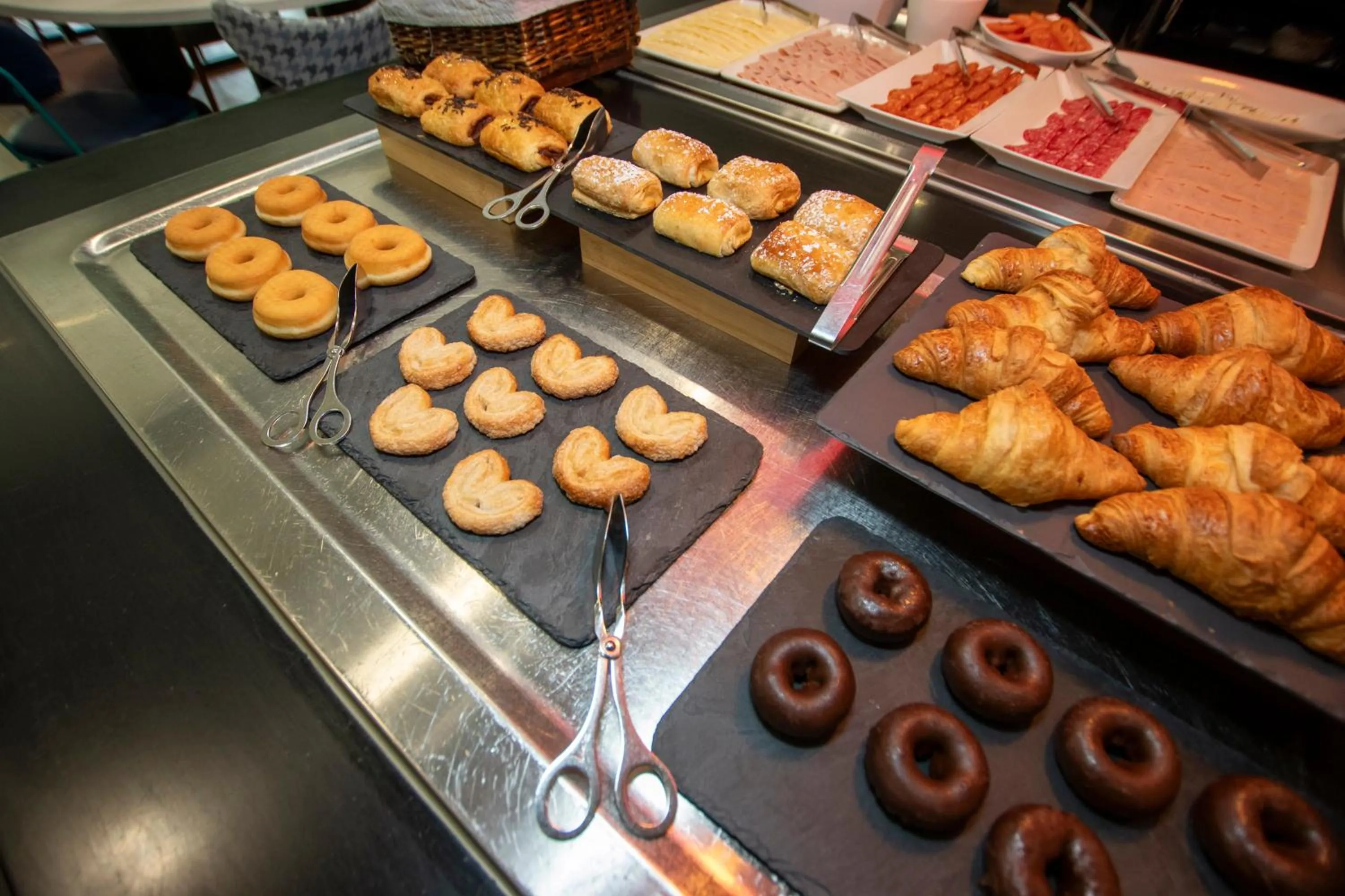Buffet breakfast in Travelodge Málaga Airport