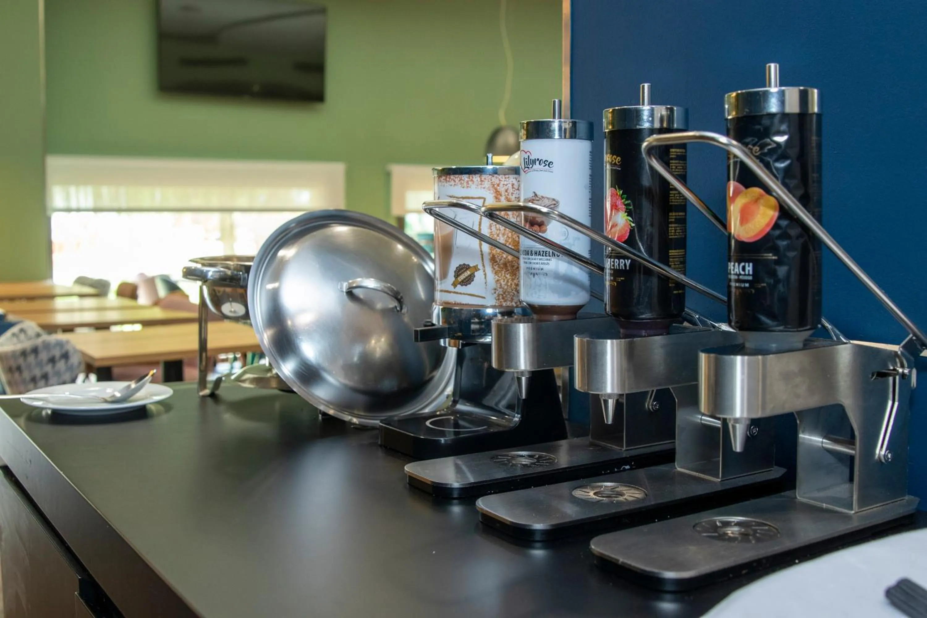 Buffet breakfast in Travelodge Málaga Airport