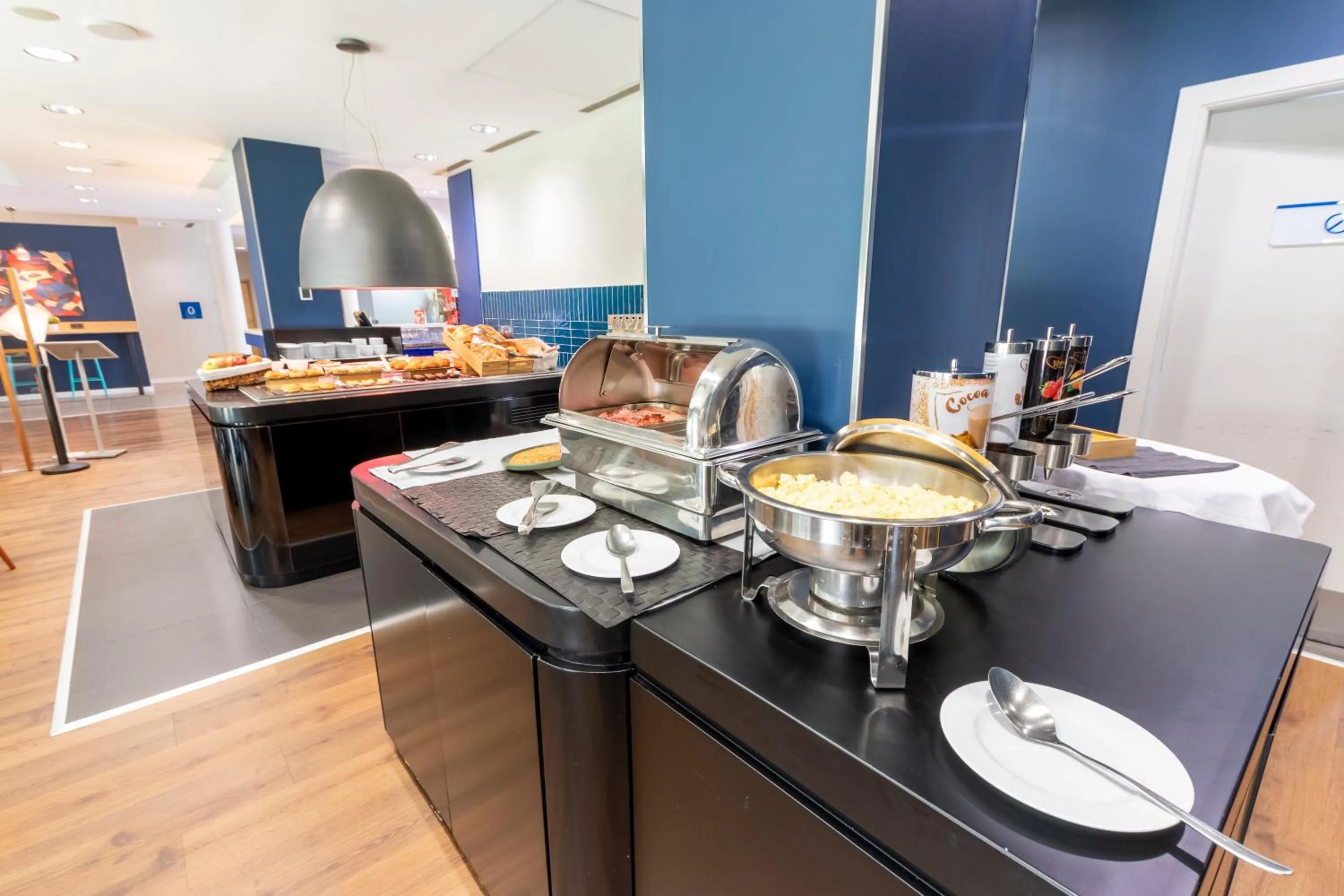 Buffet breakfast in Travelodge Málaga Airport