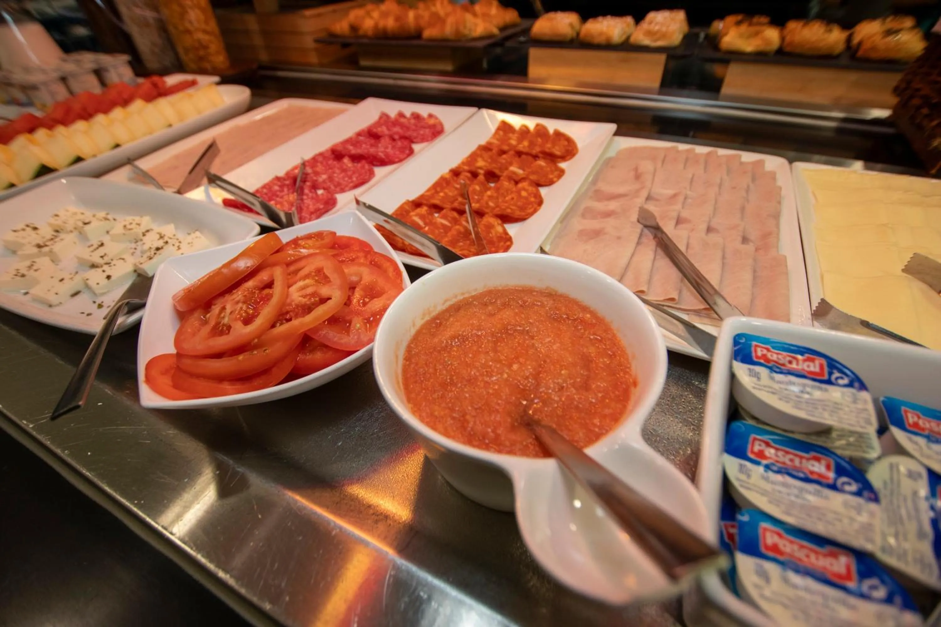 Buffet breakfast in Travelodge Málaga Airport