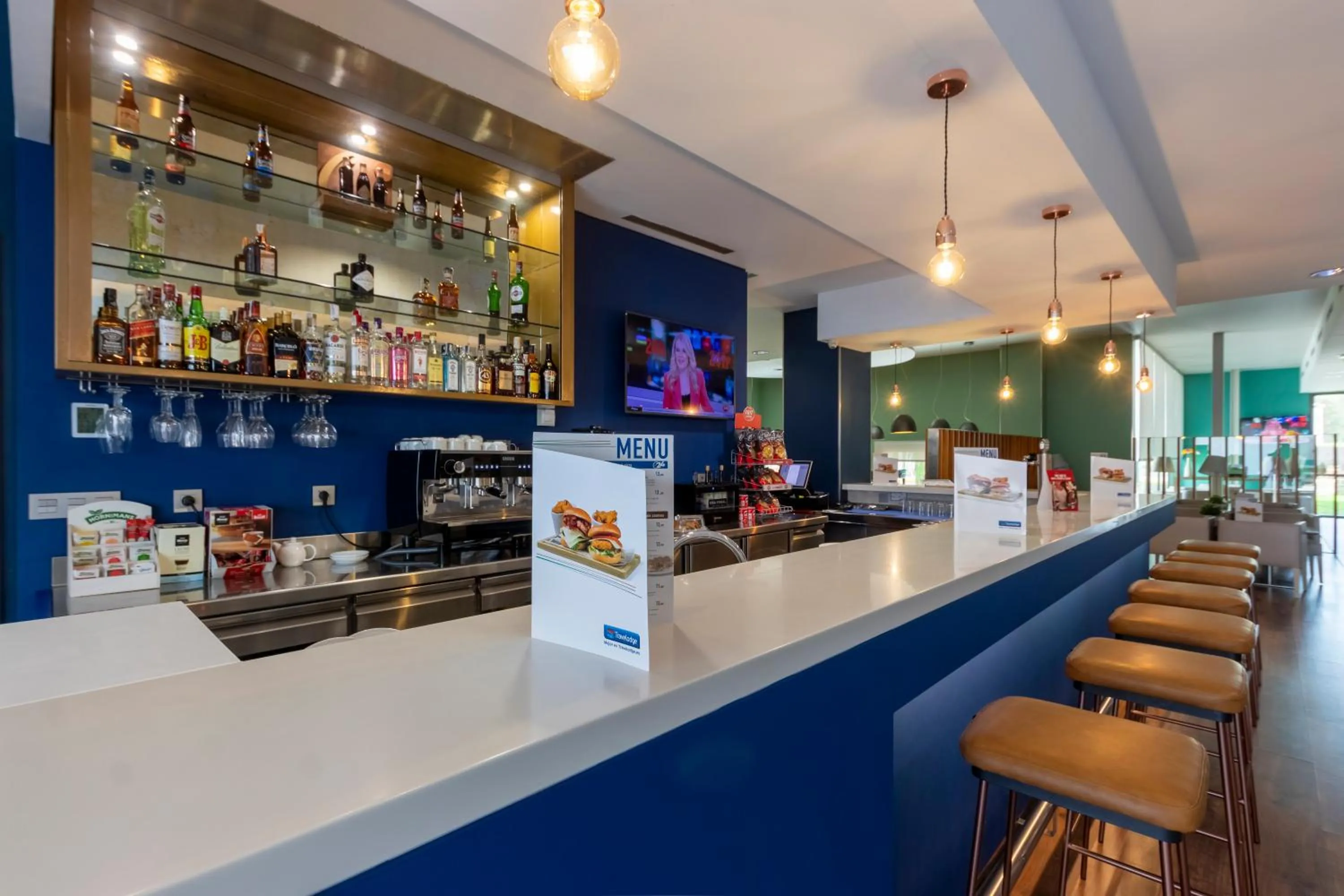 Lounge or bar in Travelodge Málaga Airport