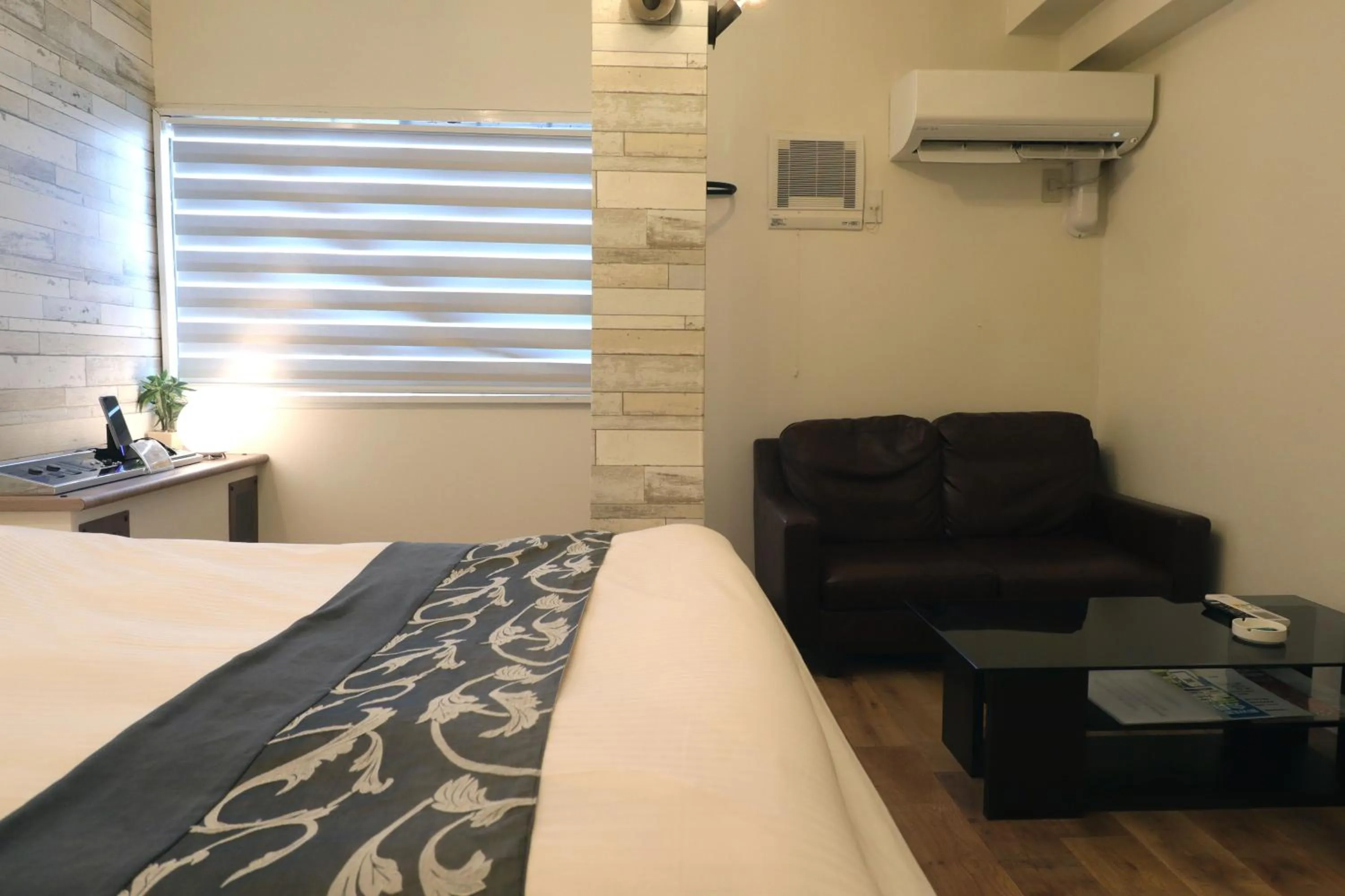 Photo of the whole room, Bed in Spa & HOTEL La fontaine