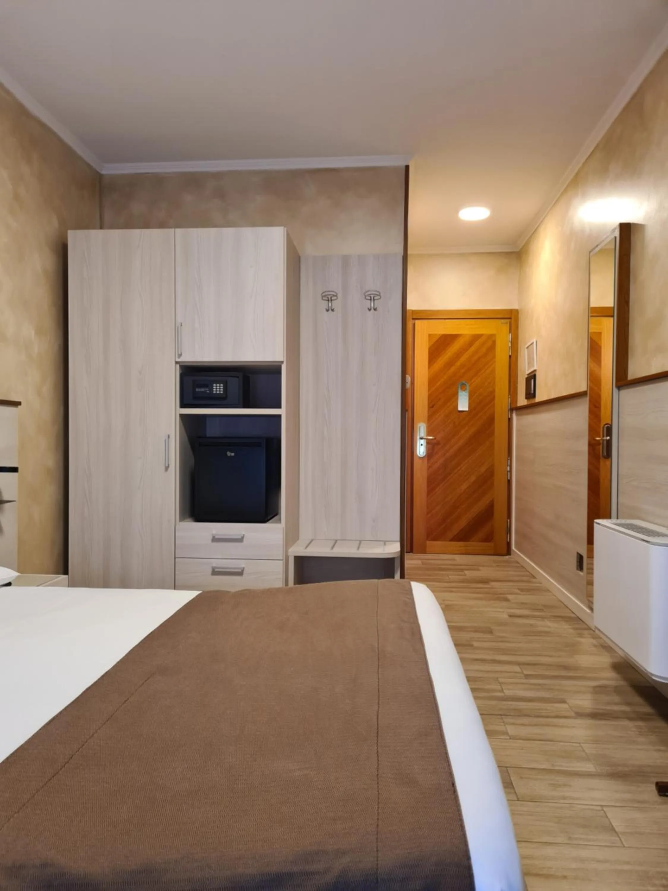 Bed in Hotel Lenotel