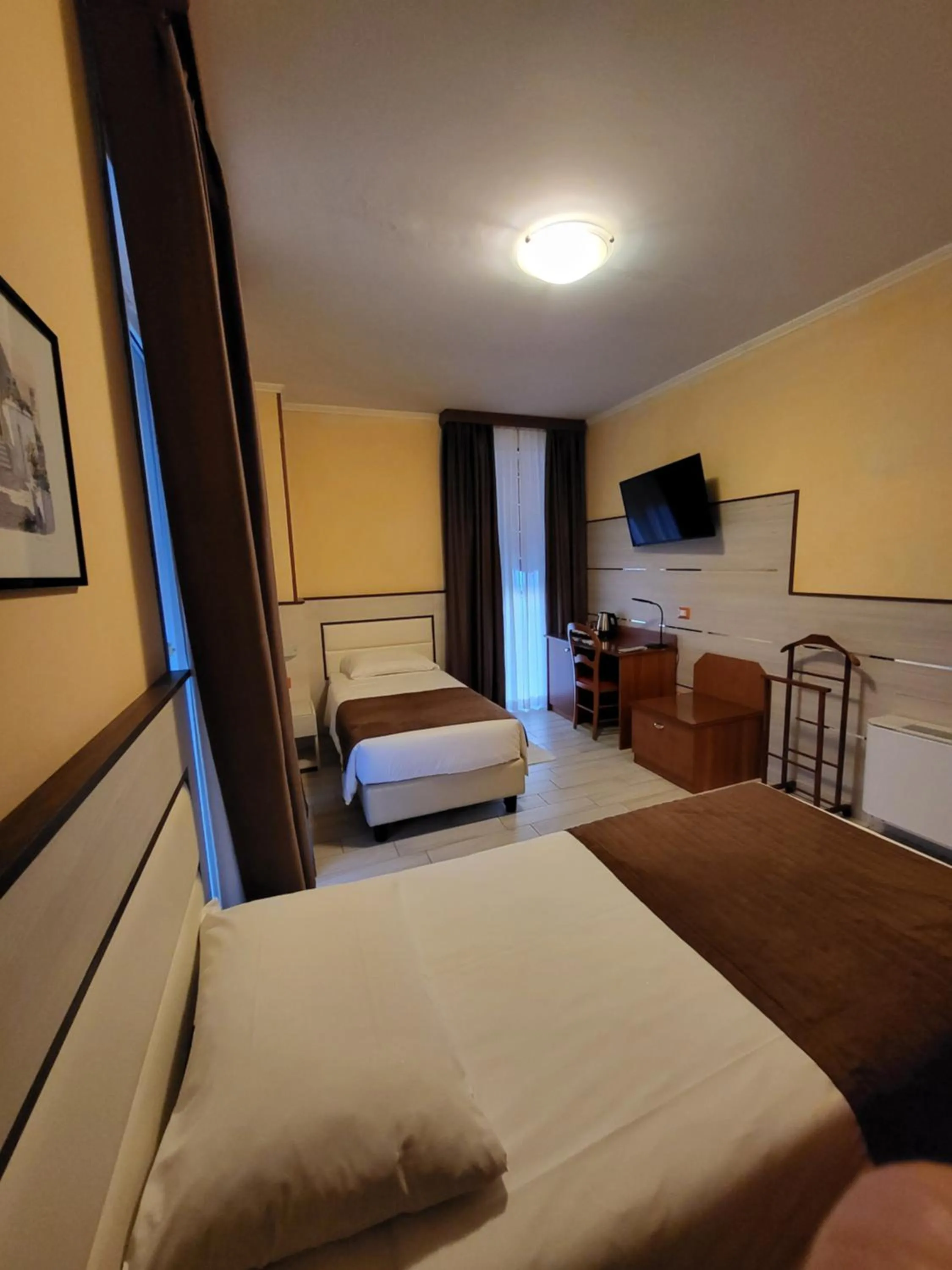 Bed in Hotel Lenotel