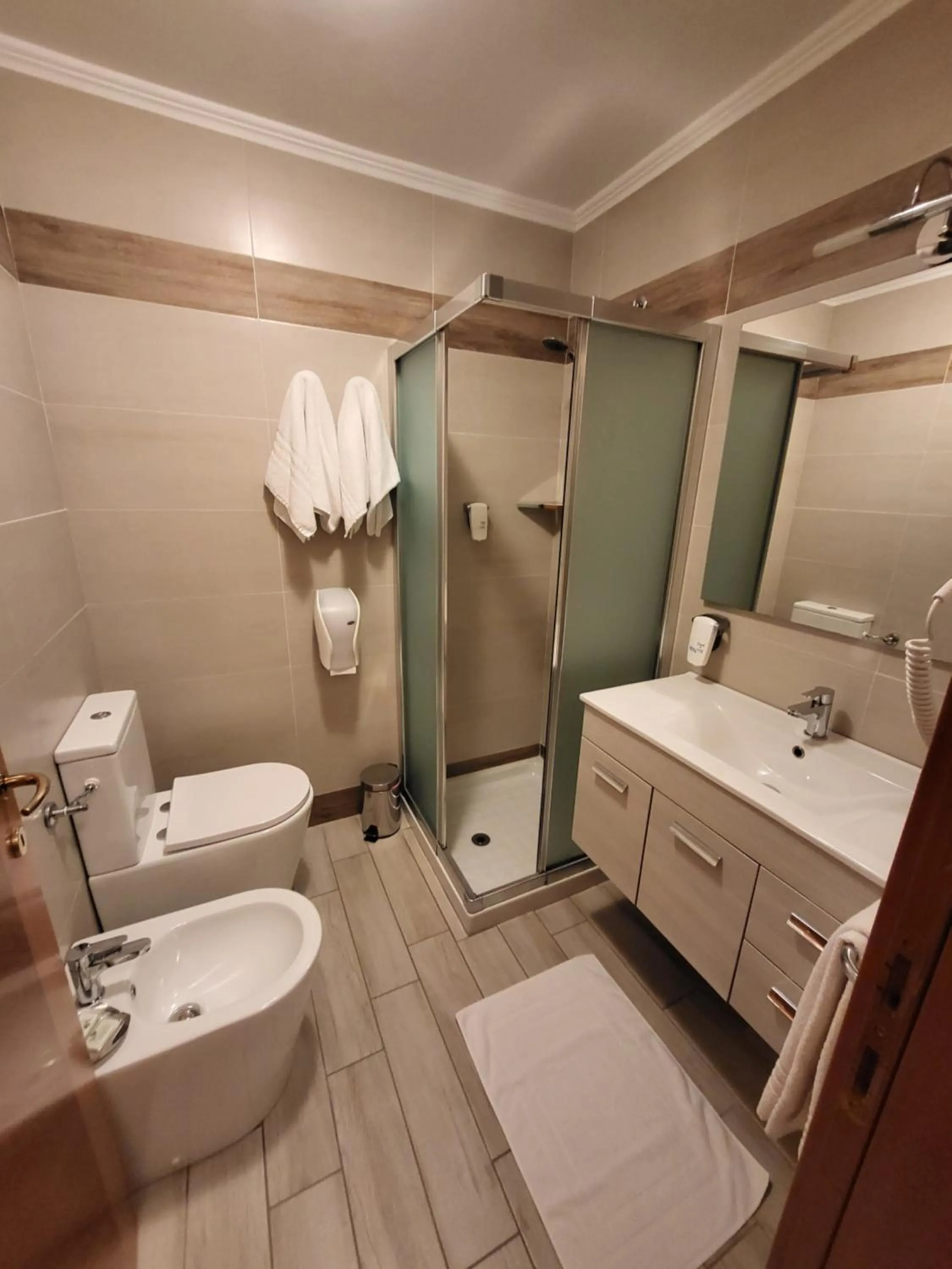 Hotel Lenotel
