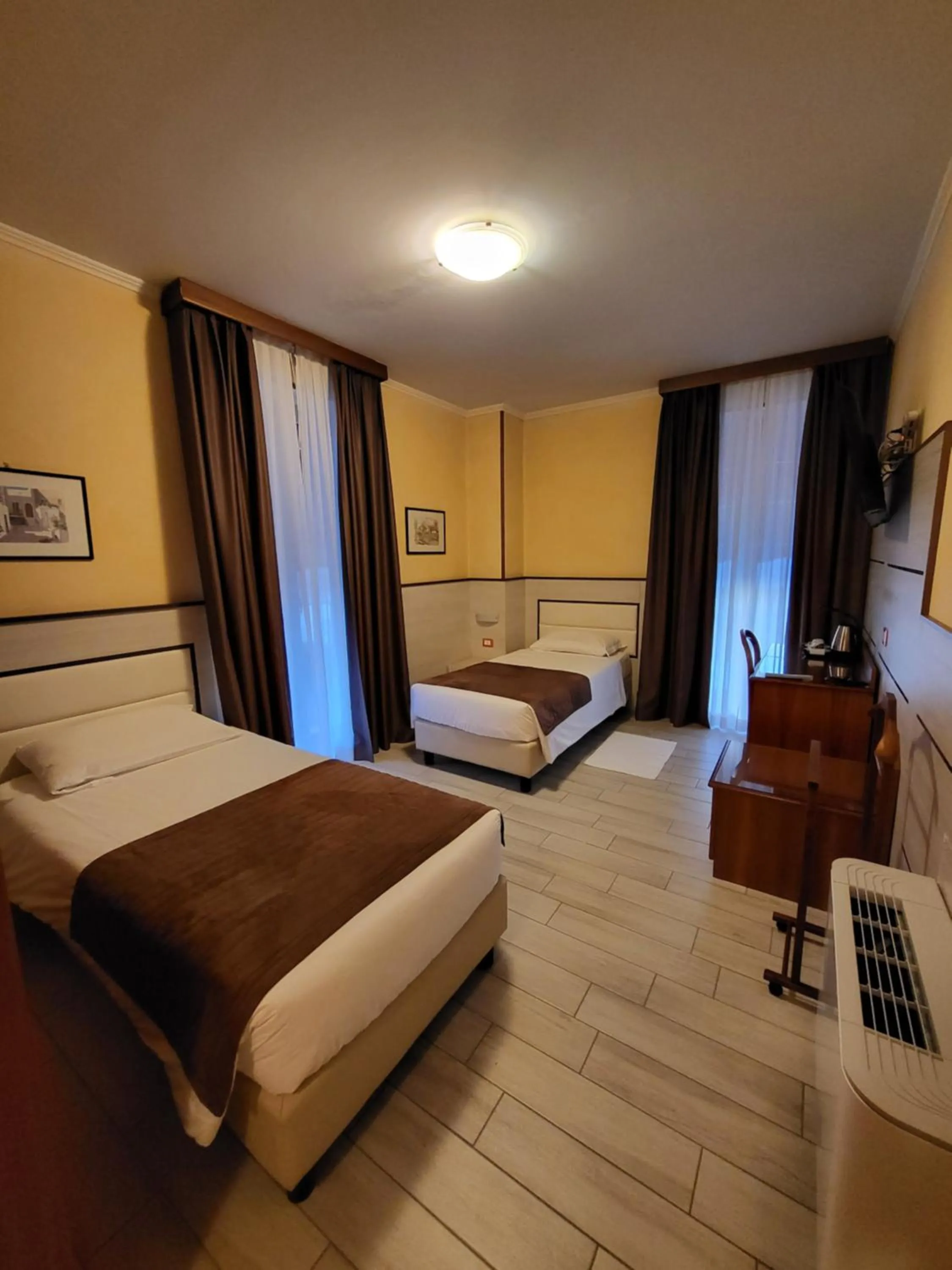Bed in Hotel Lenotel