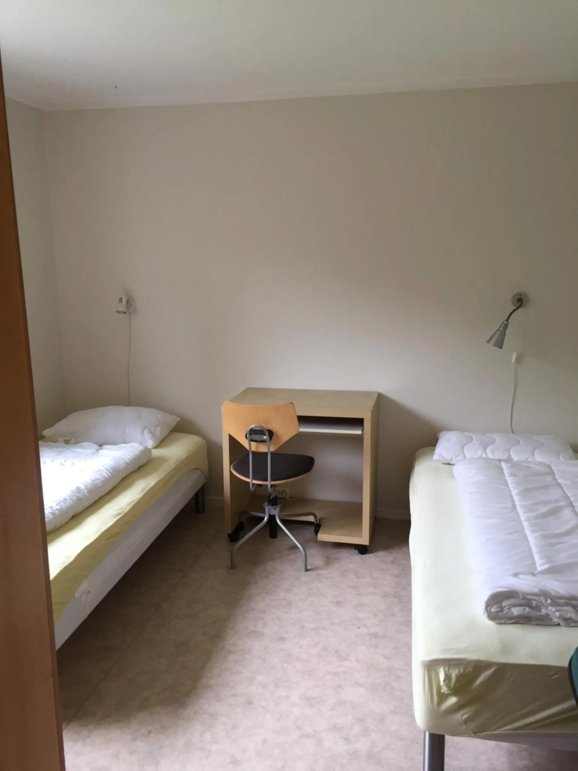 Twin Room in Moldefjord Hostel