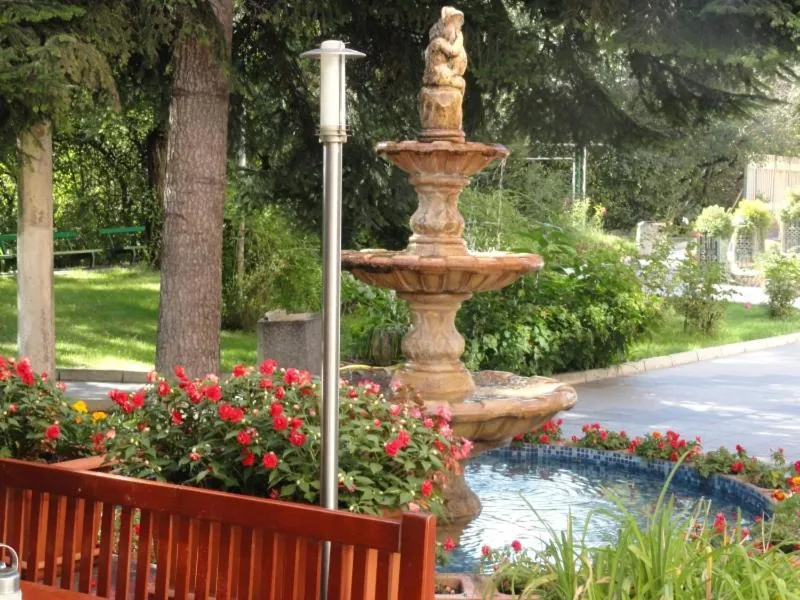 Garden in Diana 3 Hotel