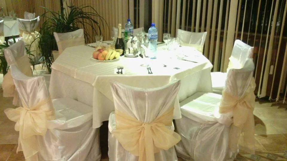 Restaurant/places to eat in Diana 3 Hotel