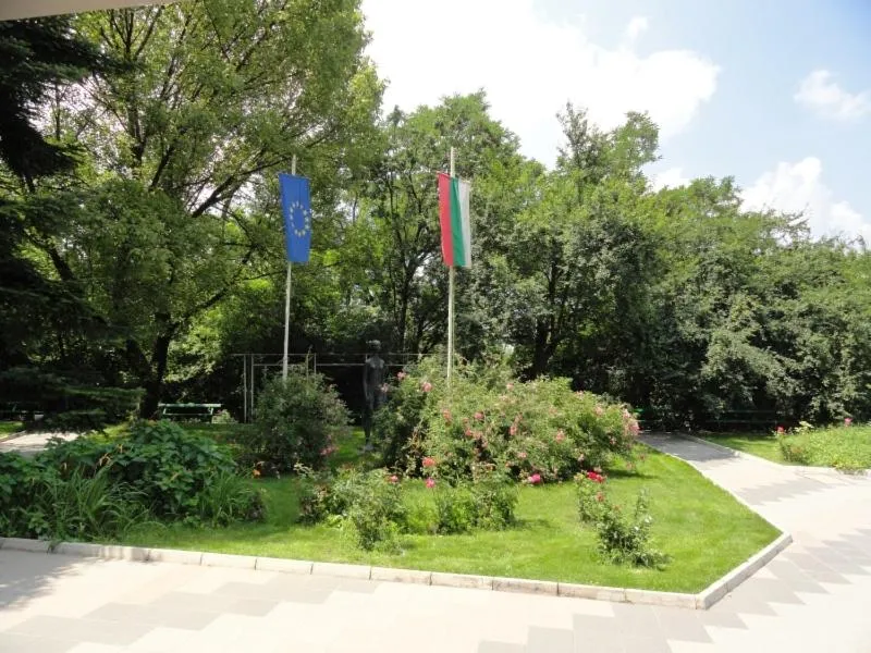 Garden in Diana 3 Hotel