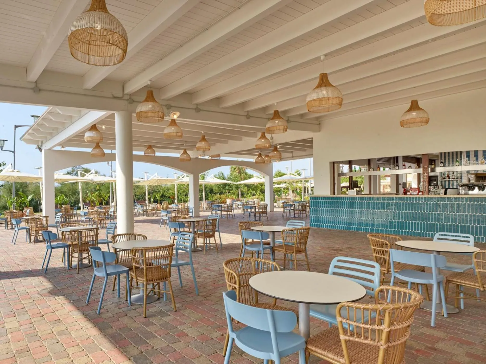 Restaurant/places to eat in Serenusa Resort