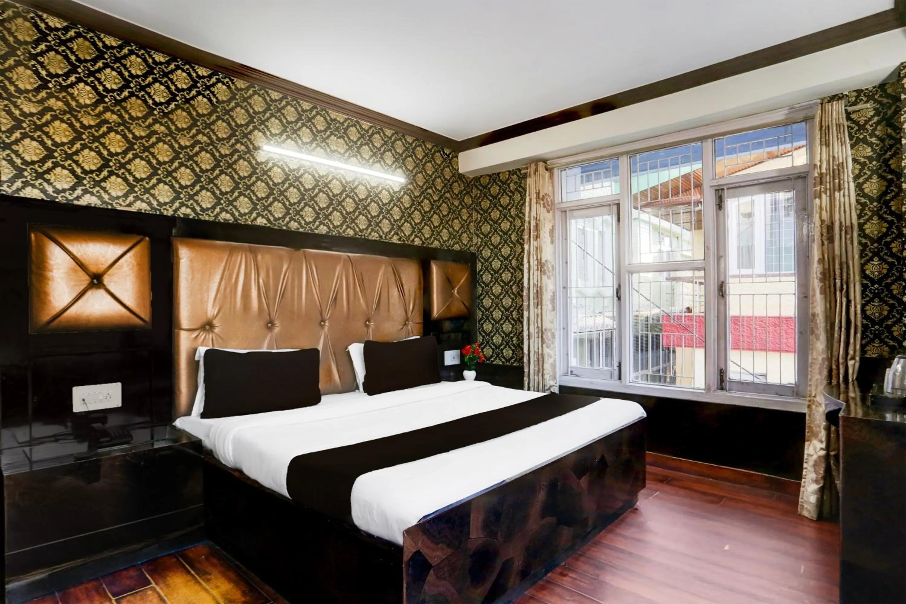 Bedroom, Bed in Super Collection O Mall Road Formerly Hotel Shubham