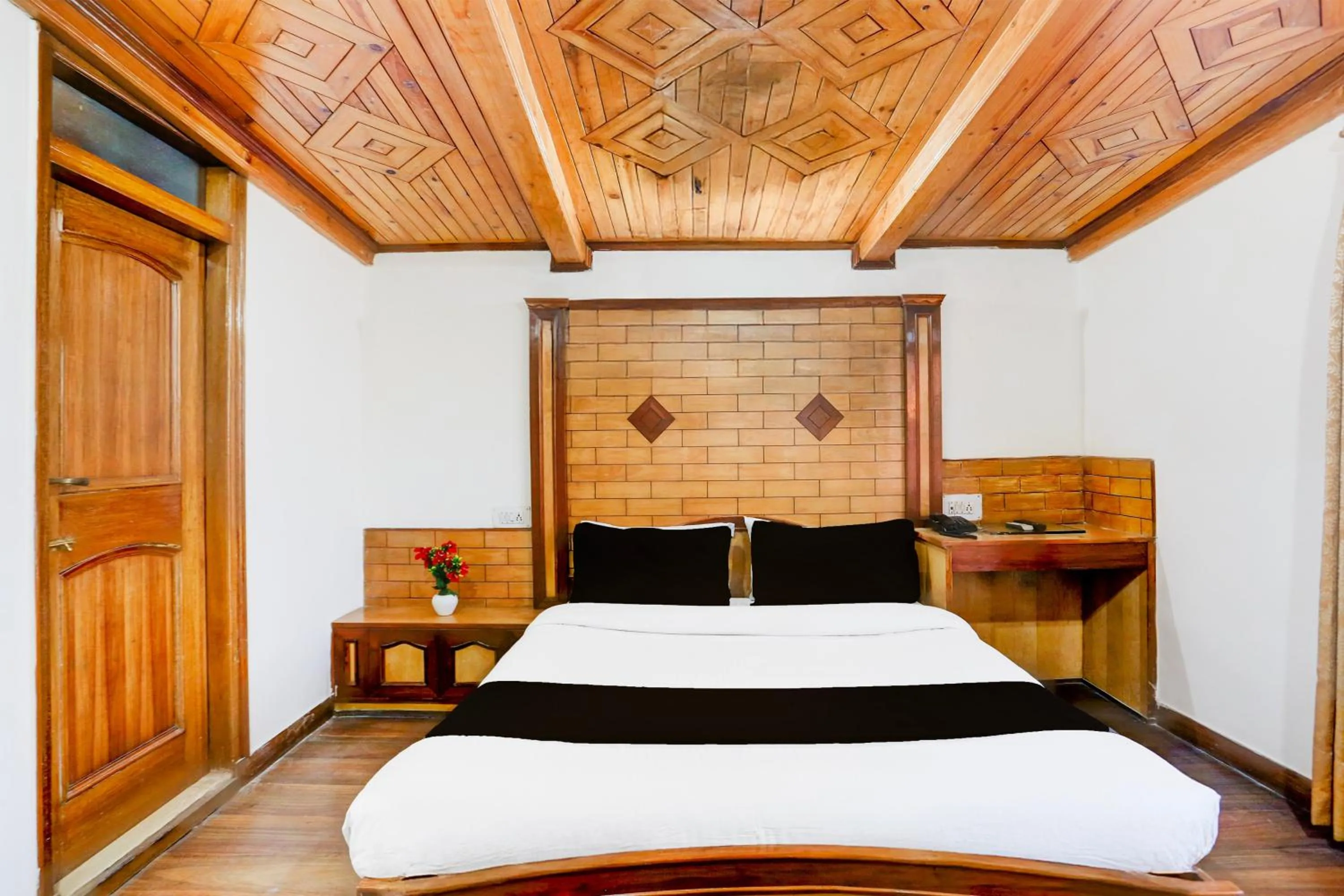Bedroom, Bed in Super Collection O Mall Road Formerly Hotel Shubham