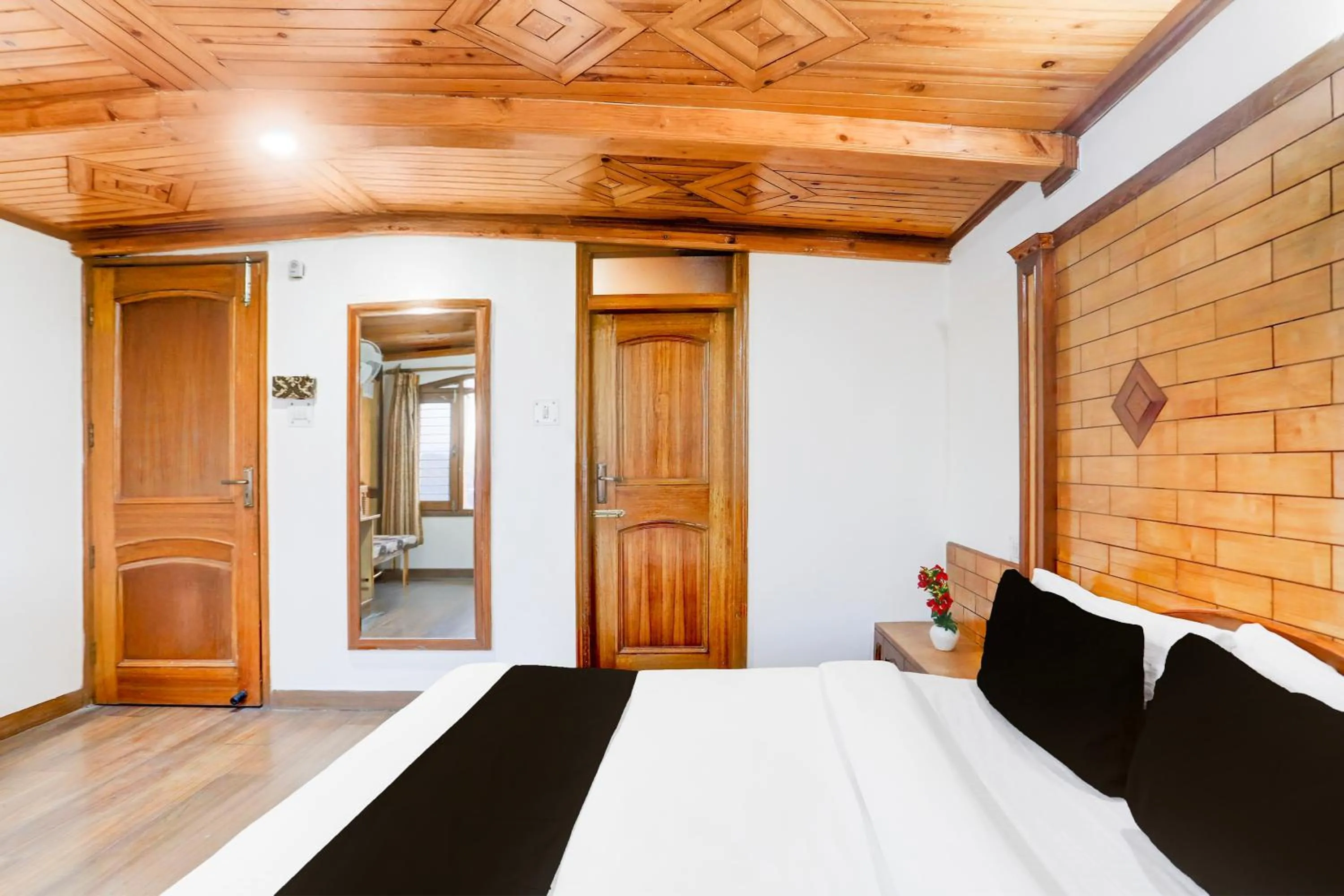 Bedroom, Bed in Super Collection O Mall Road Formerly Hotel Shubham