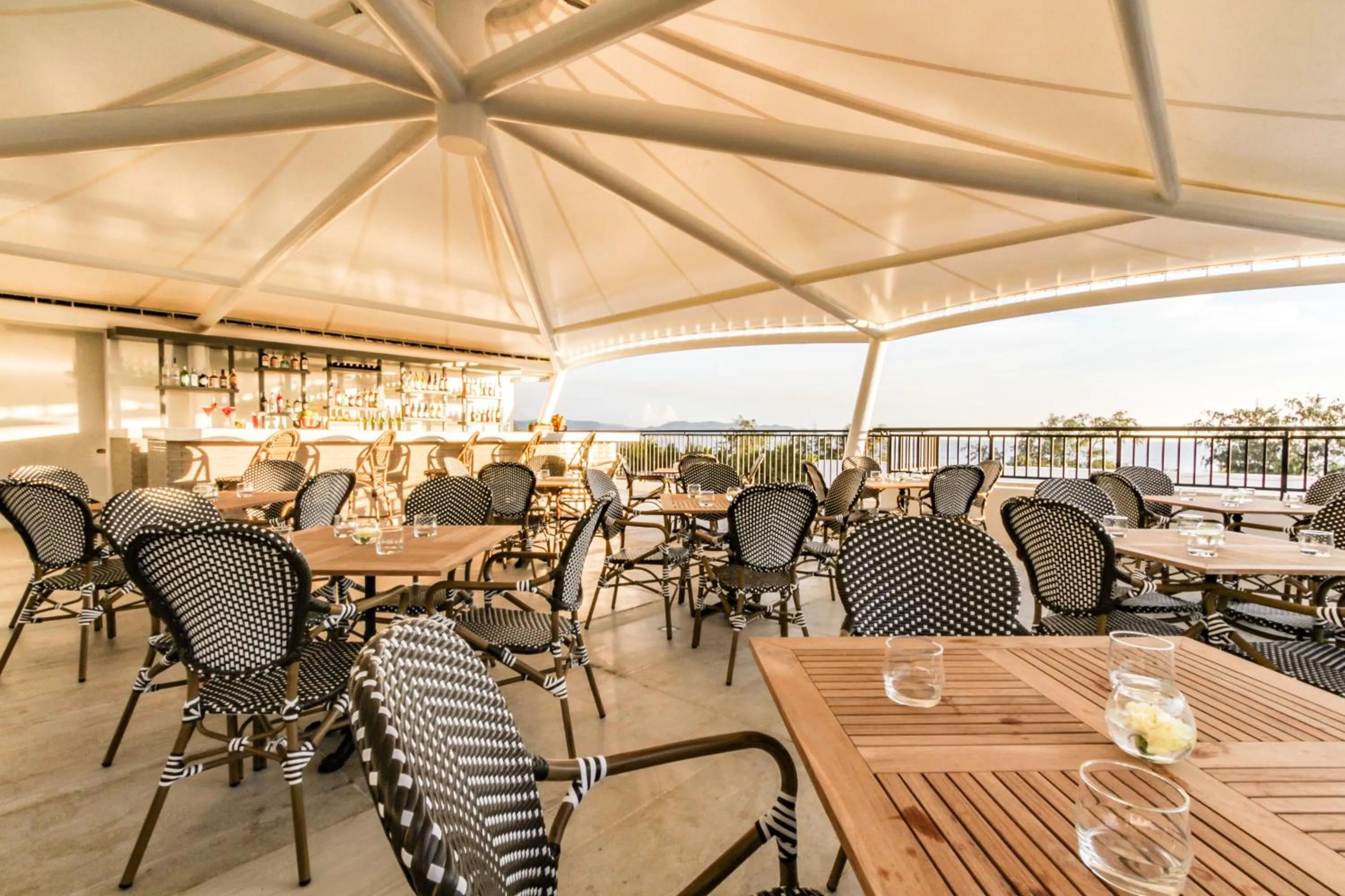 Restaurant/places to eat in Feliz Hotel Boracay