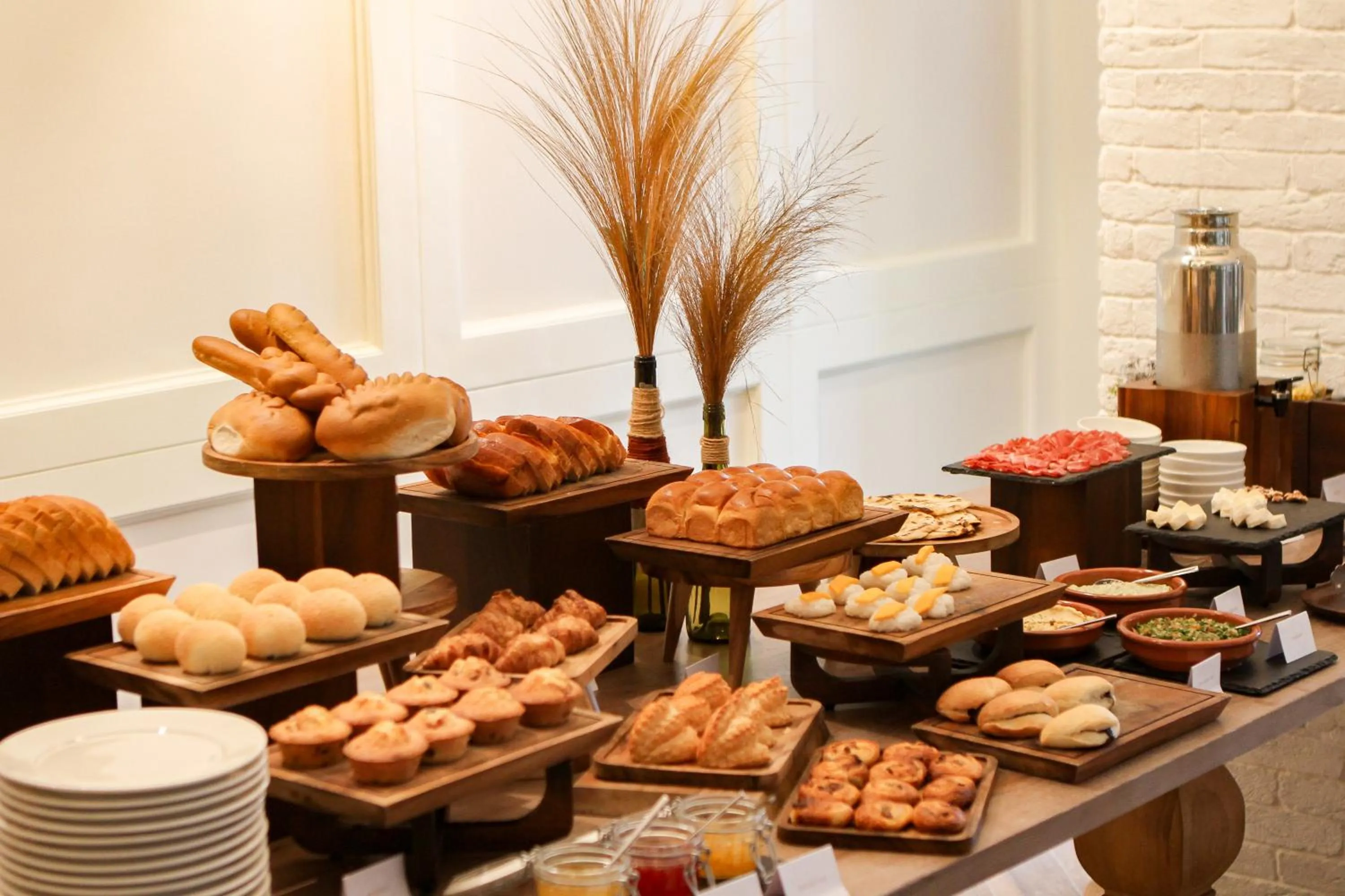 Food and drinks in Feliz Hotel Boracay