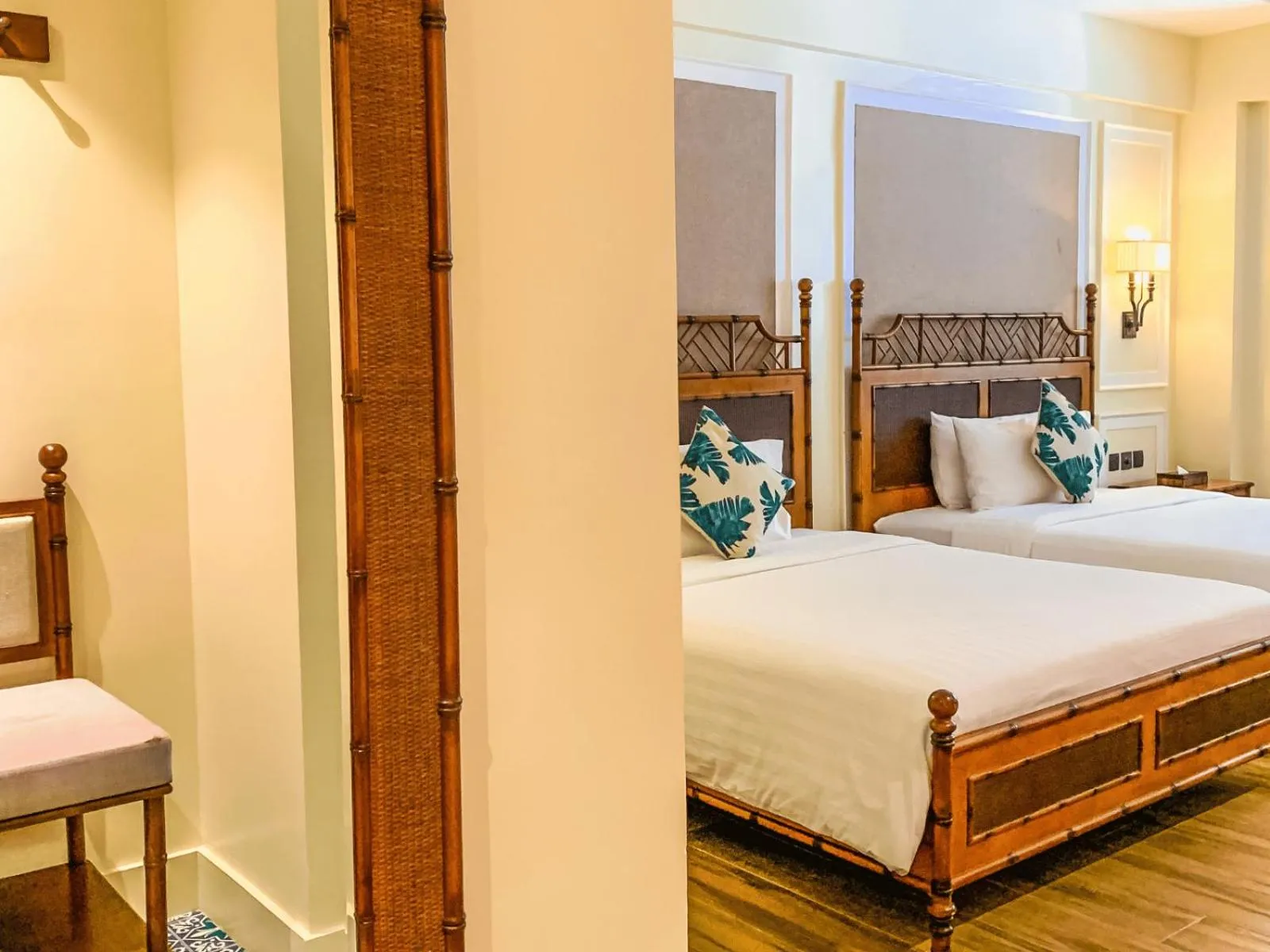 Bed in Feliz Hotel Boracay