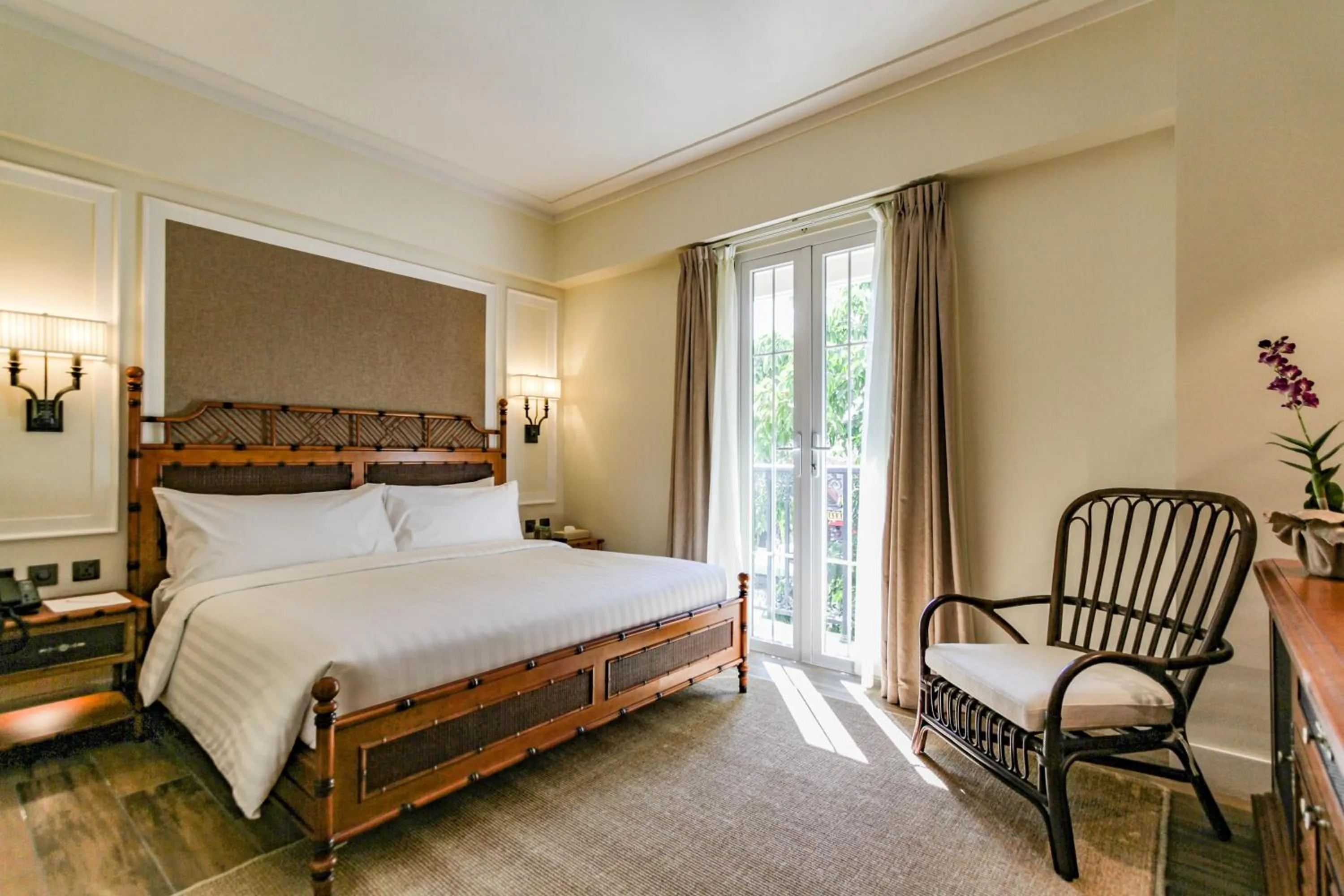 Bed in Feliz Hotel Boracay