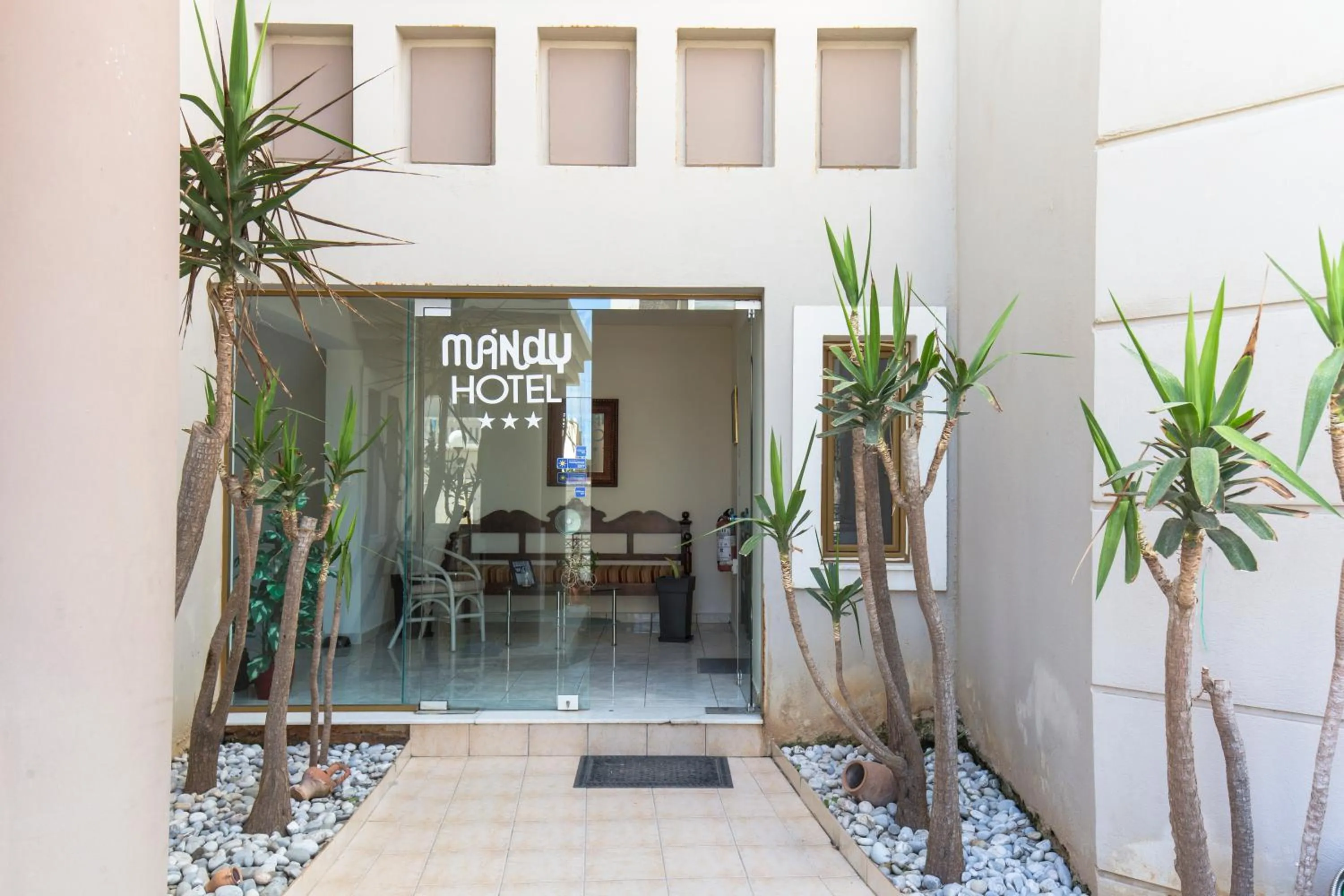 Facade/entrance in Mandy Suites