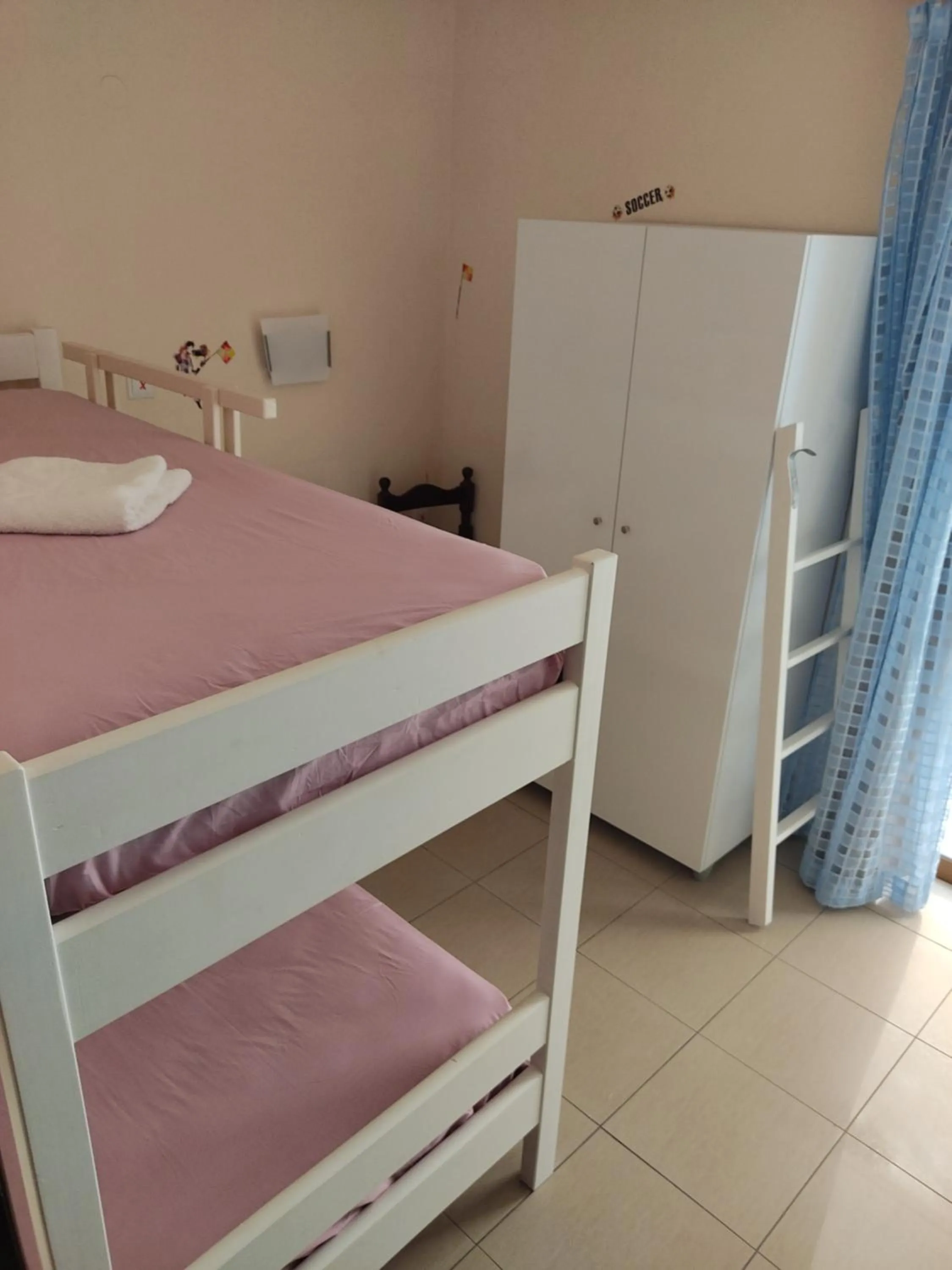 bunk bed in Mandy Suites