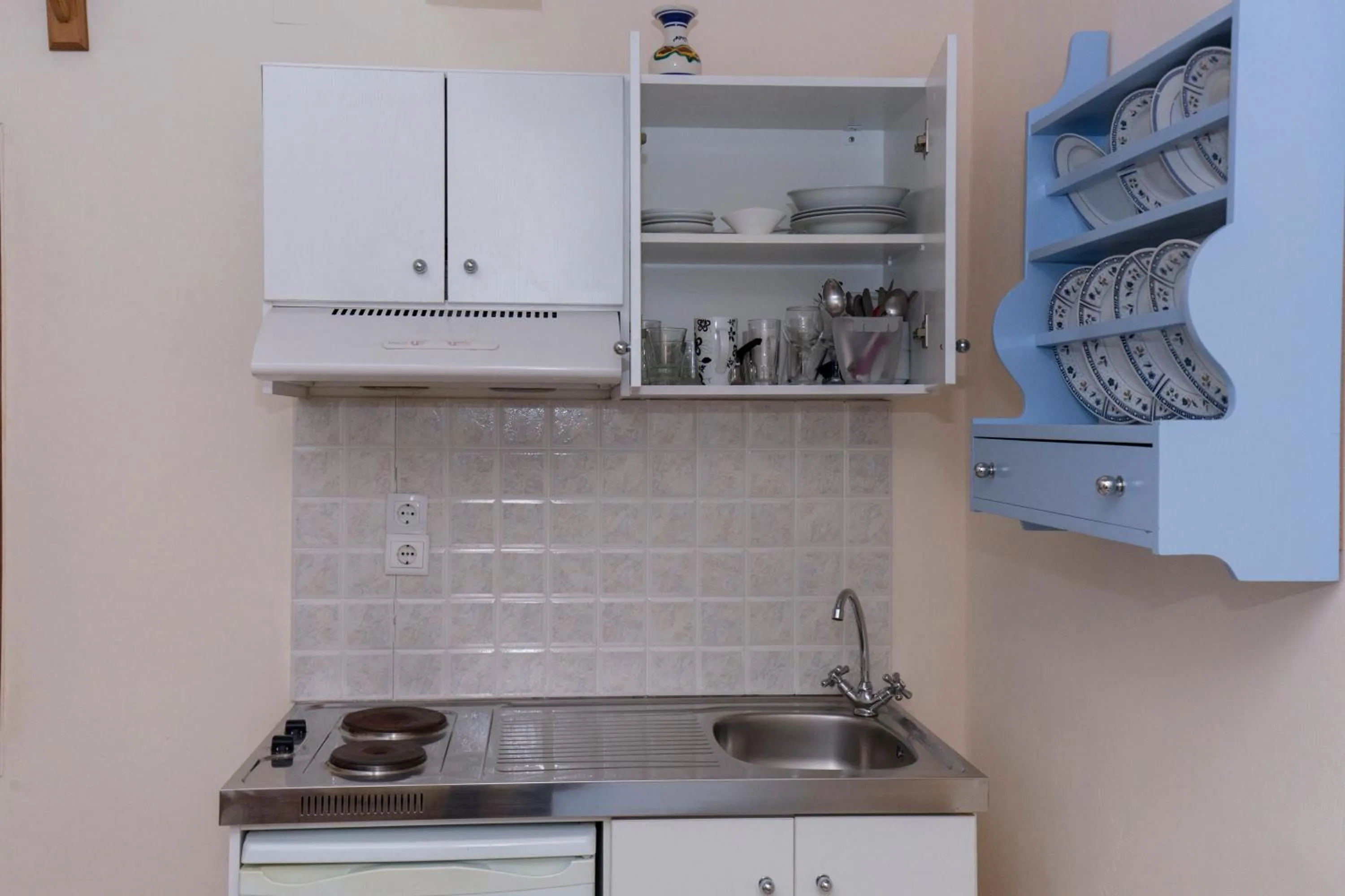 Kitchen or kitchenette in Mandy Suites