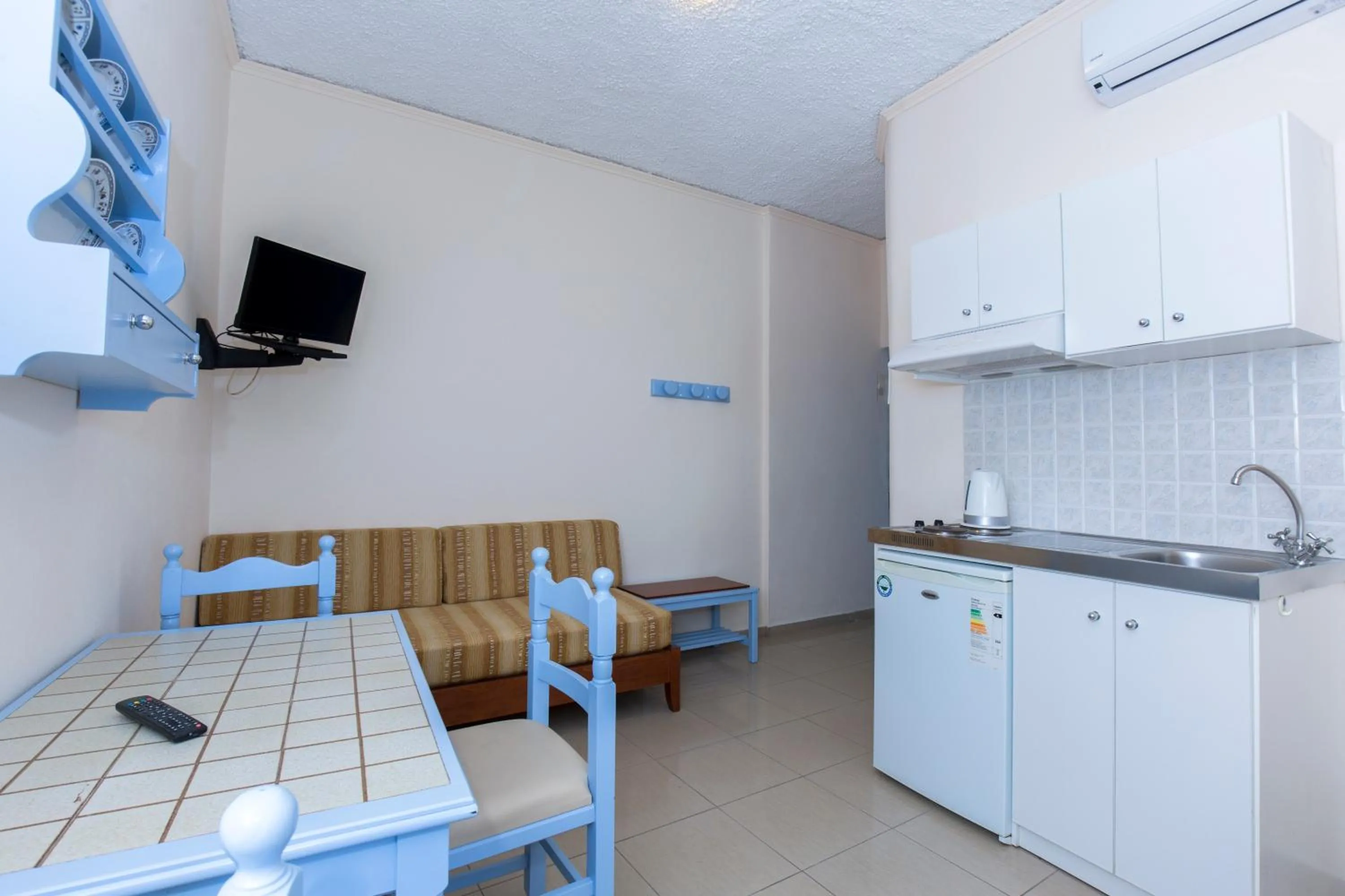 Kitchen or kitchenette in Mandy Suites