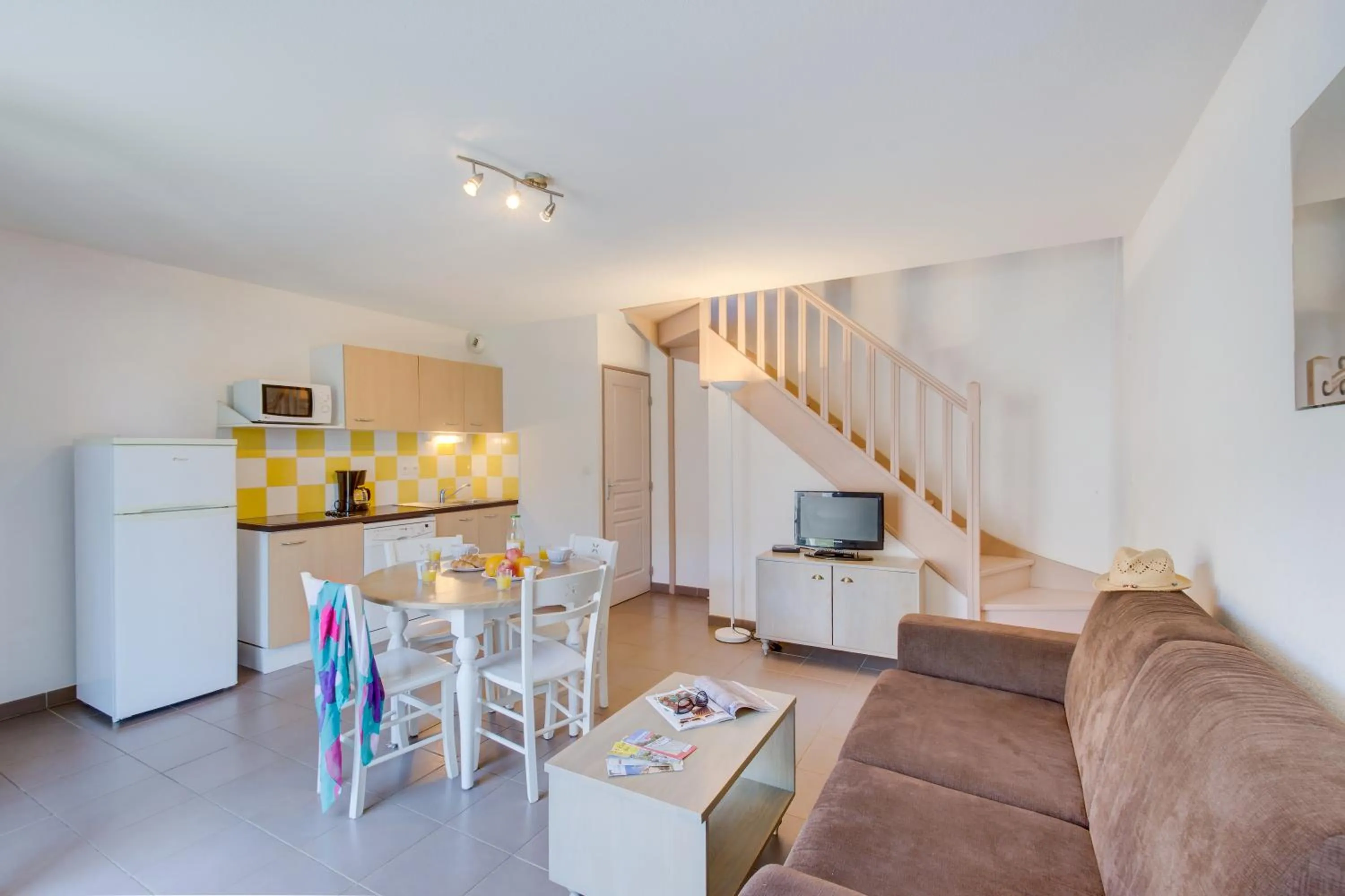 Kitchen or kitchenette in Vacancéole - Le Domaine d'Enserune