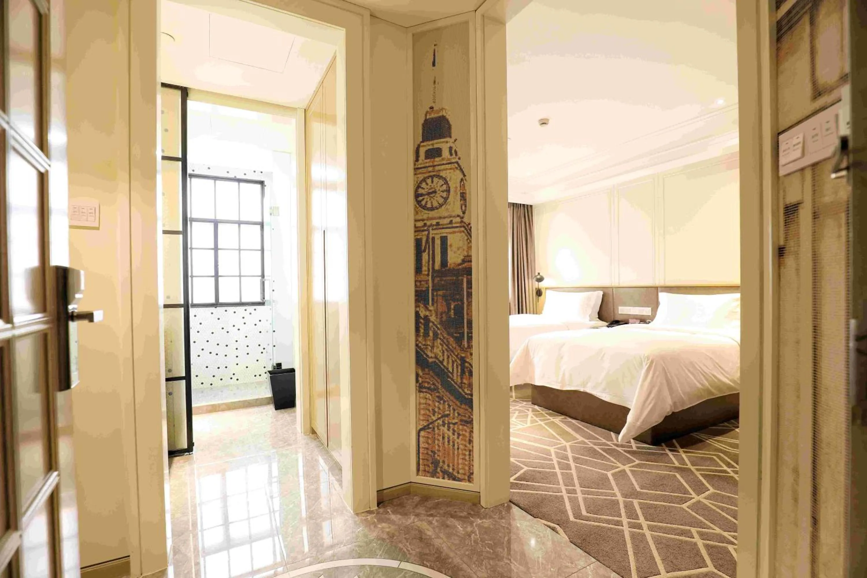 Bed in Jinjiang Metropolo Hotel Classic Nanjing Road (East) Shanghai