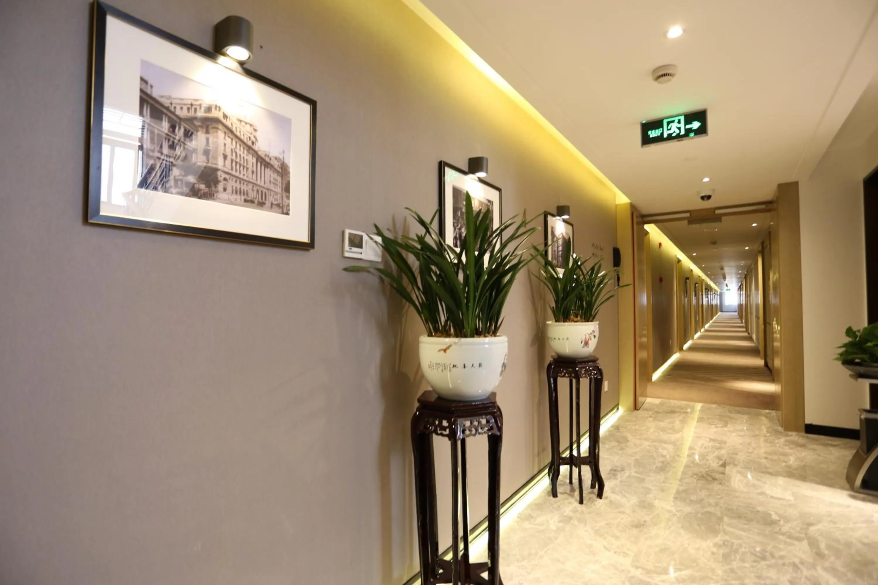 Jinjiang Metropolo Hotel Classic Nanjing Road (East) Shanghai