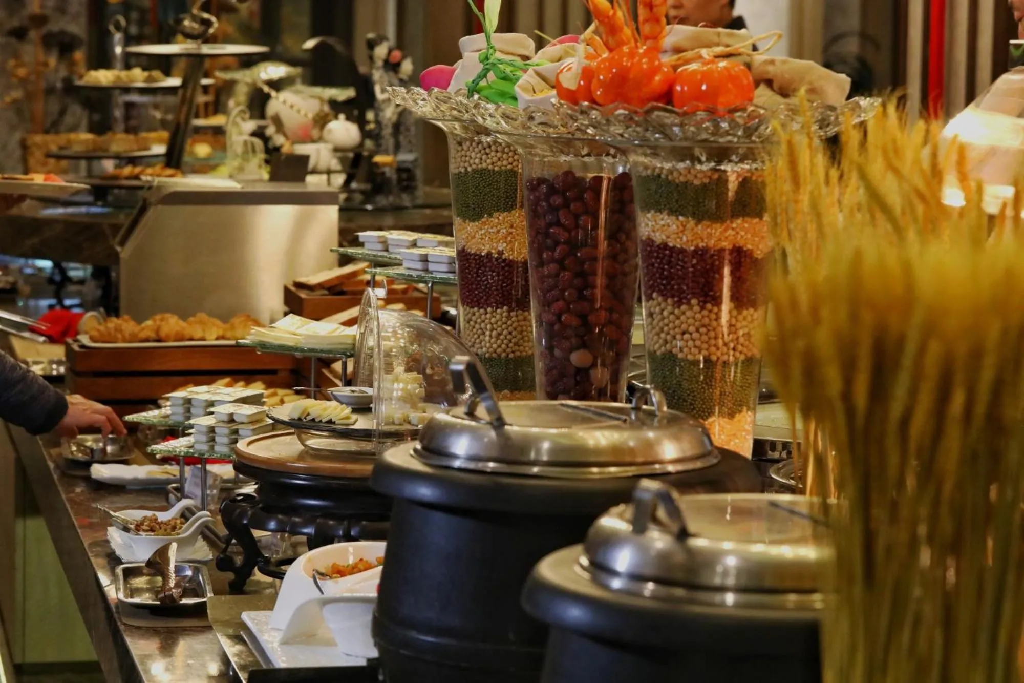Buffet breakfast in Jinjiang Metropolo Hotel Classic Nanjing Road (East) Shanghai