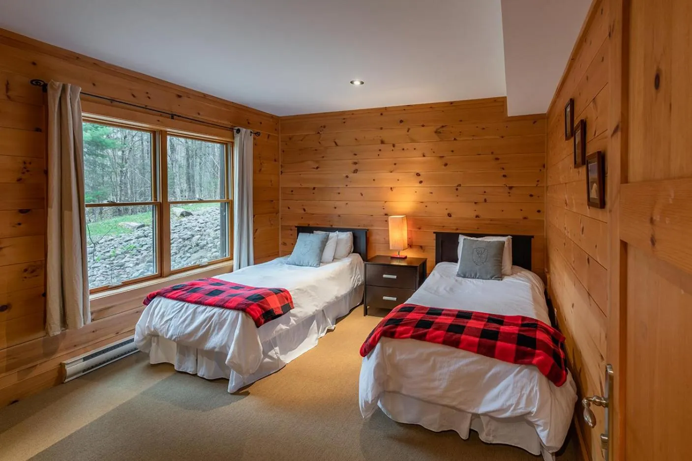 Bedroom, Bed in Tremblant Mountain Chalets
