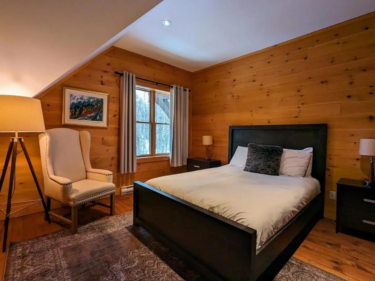 Bed in Tremblant Mountain Chalets