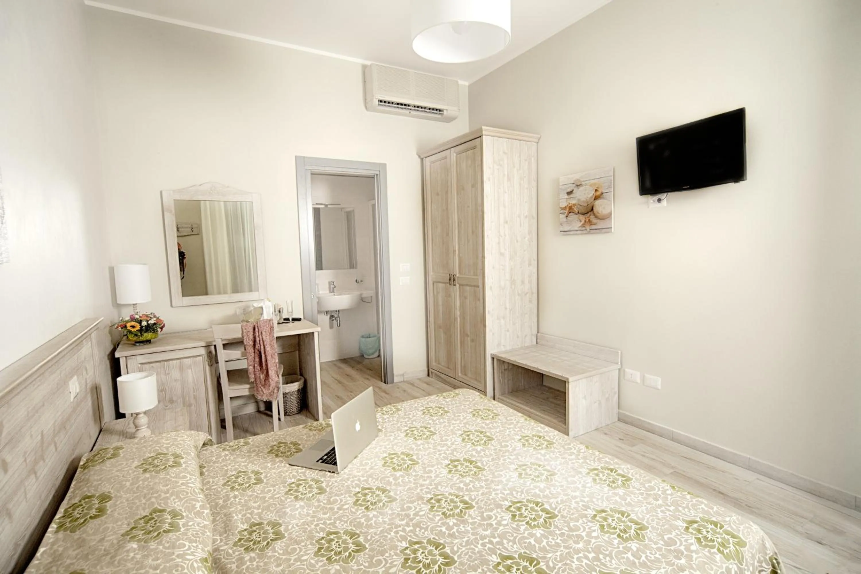 TV and multimedia, Bed in Il Lido