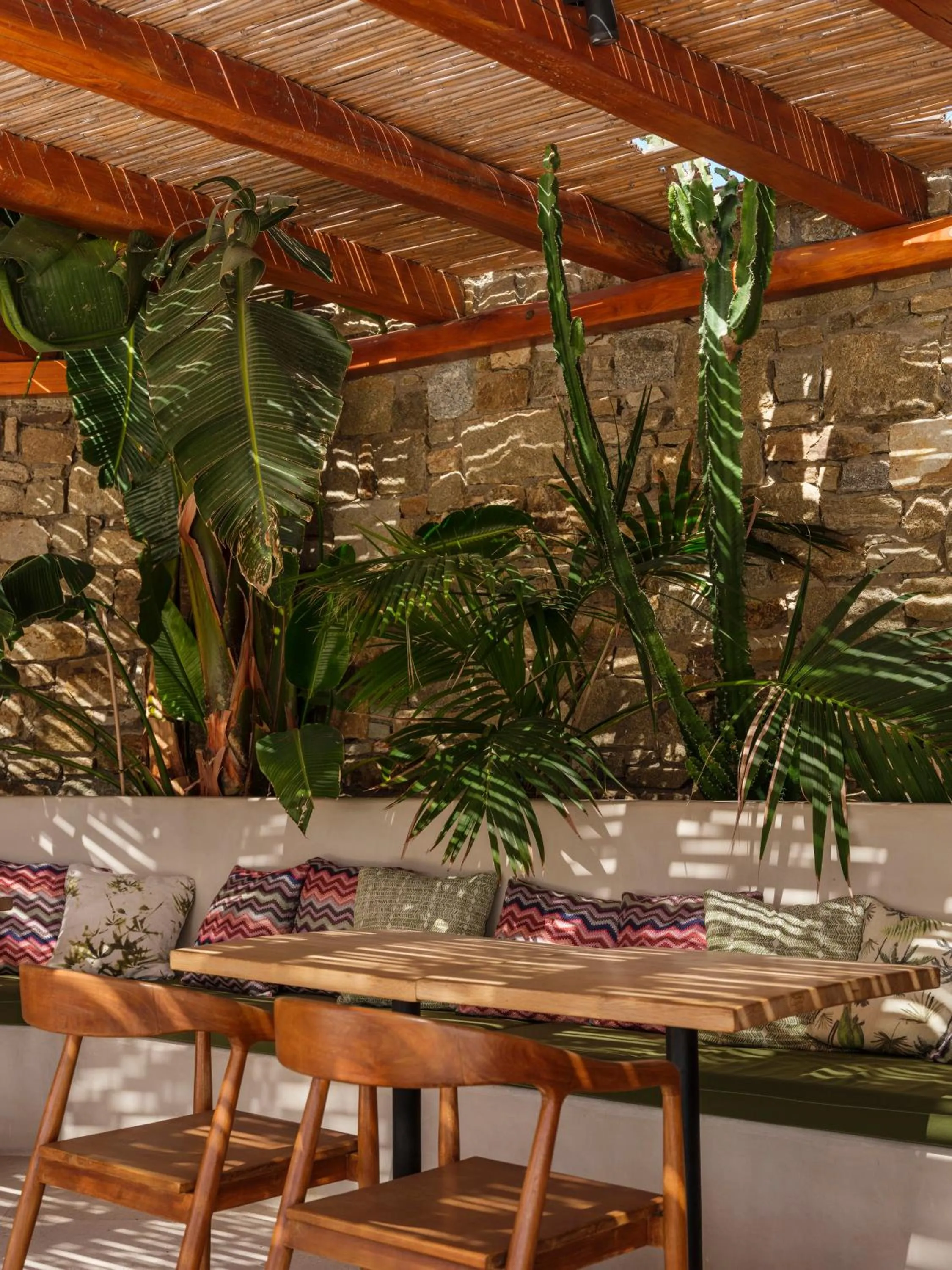 Restaurant/places to eat in Ftelia Bay Boutique Hotel