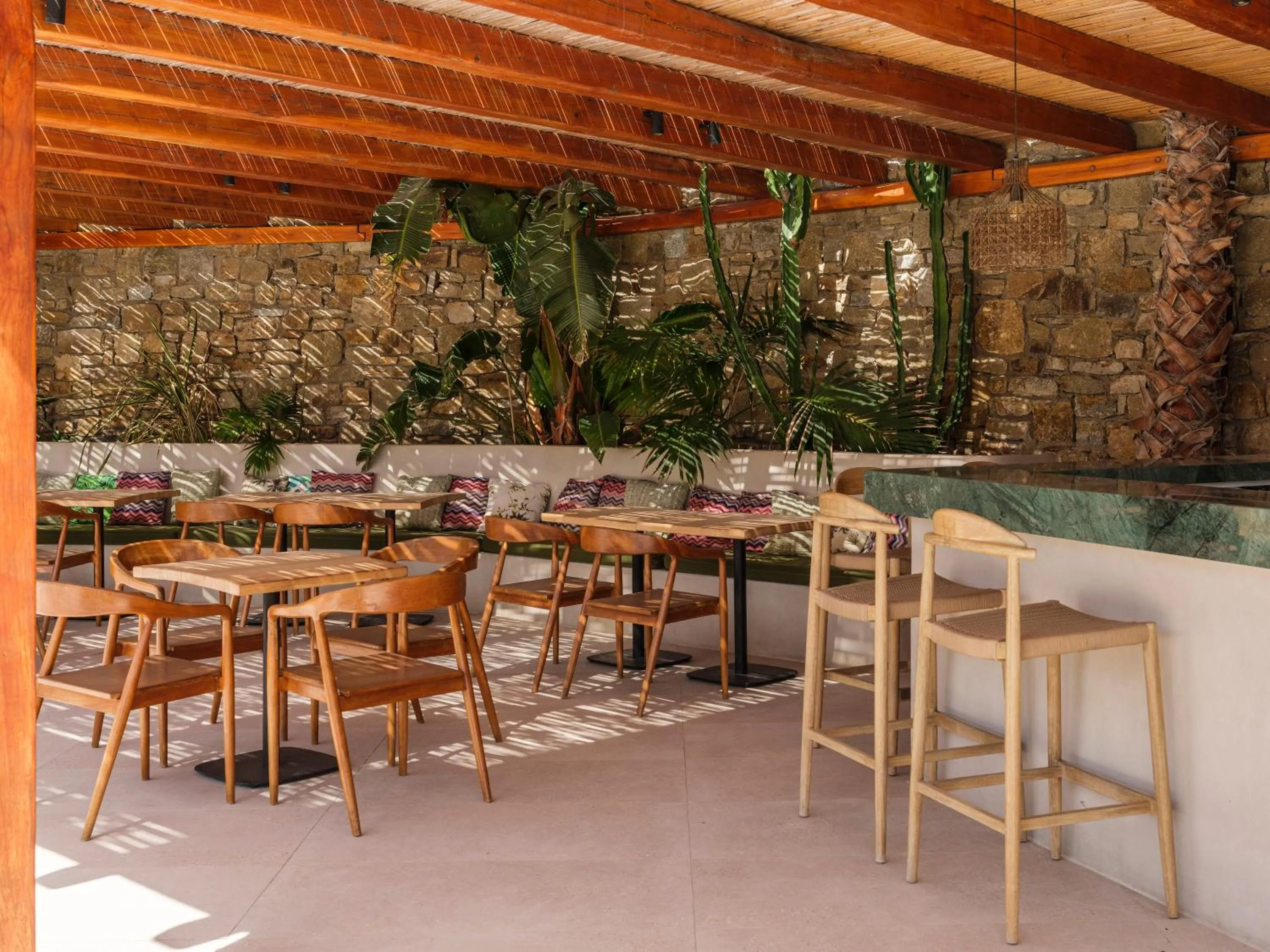 Restaurant/places to eat in Ftelia Bay Boutique Hotel