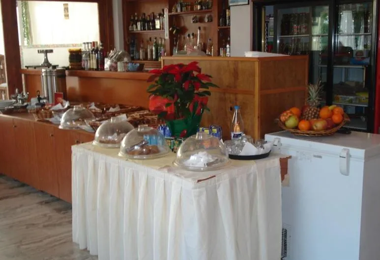Restaurant/places to eat in Oscar Hotel Lefkada