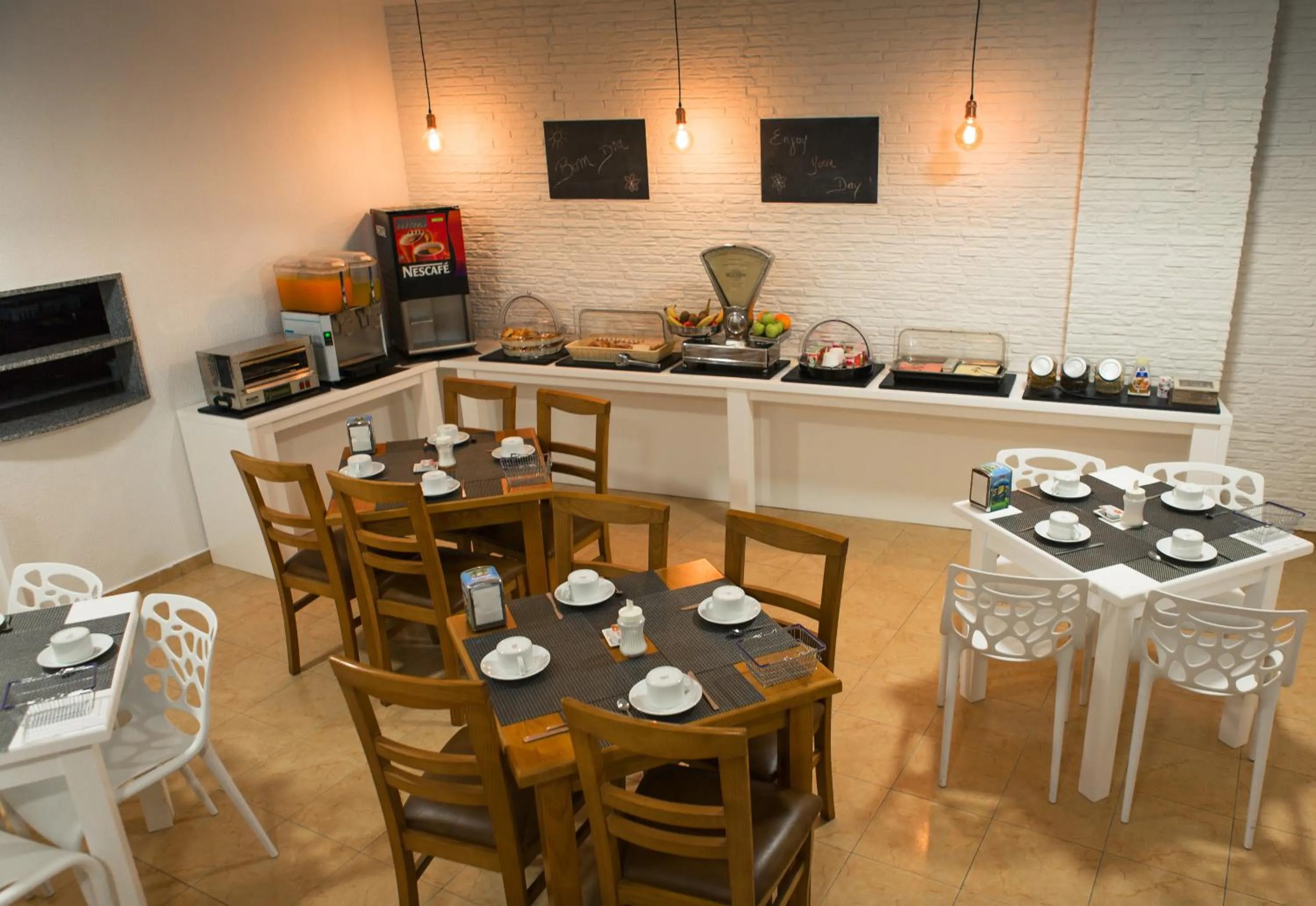 Buffet breakfast in Hotel Amadora Palace