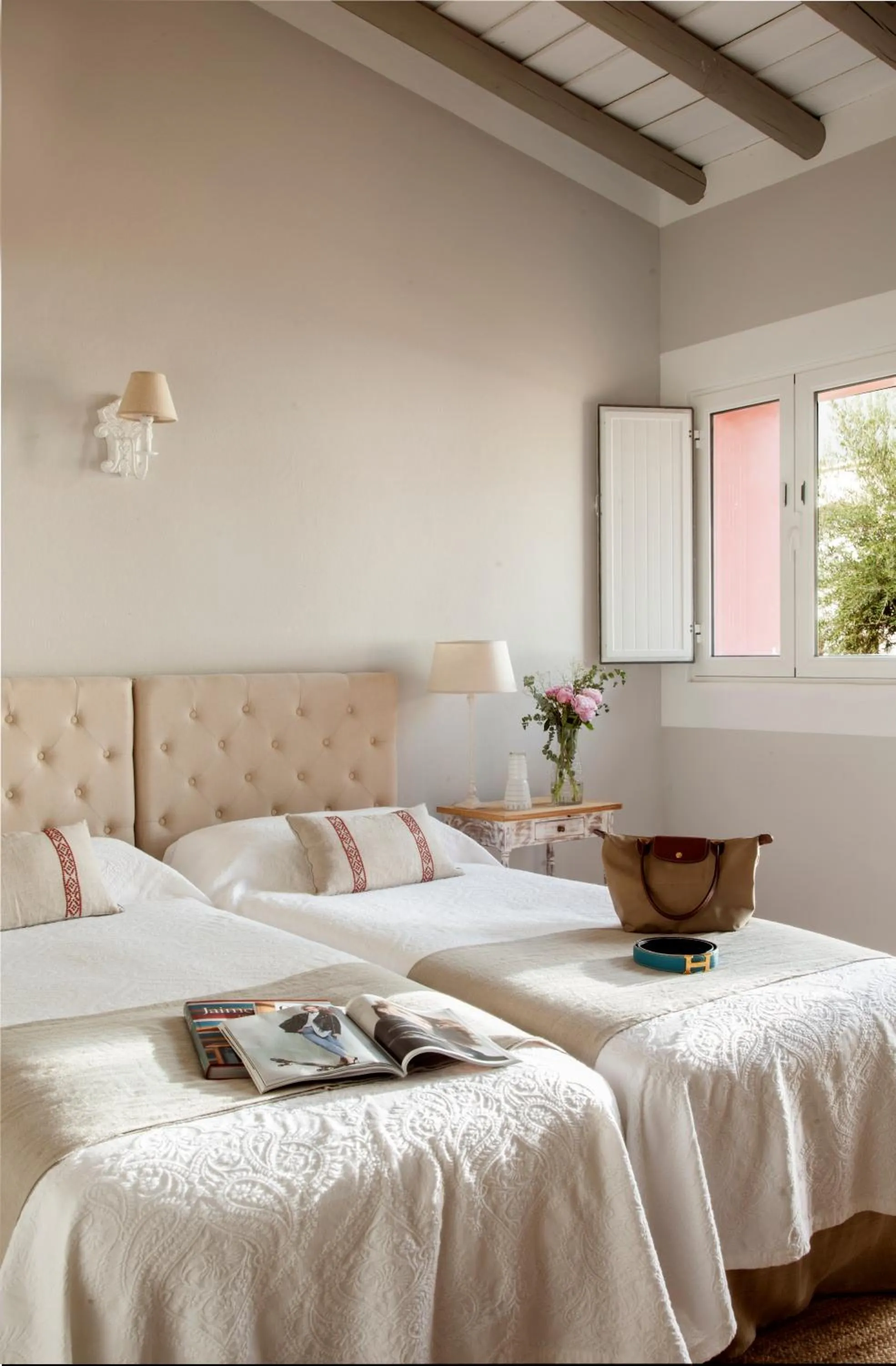 Photo of the whole room, Bed in Quinta da Chaminé