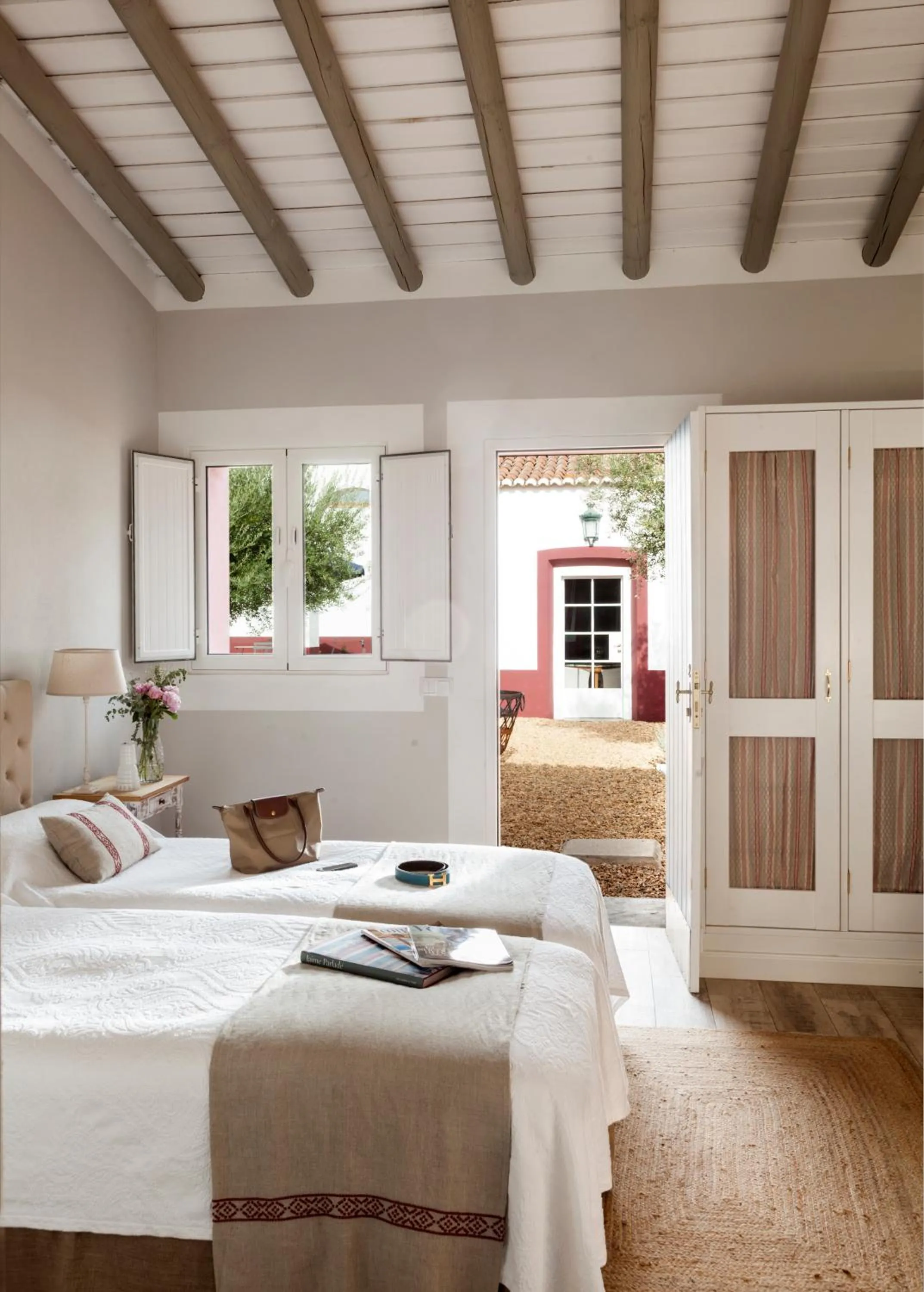 Photo of the whole room, Bed in Quinta da Chaminé