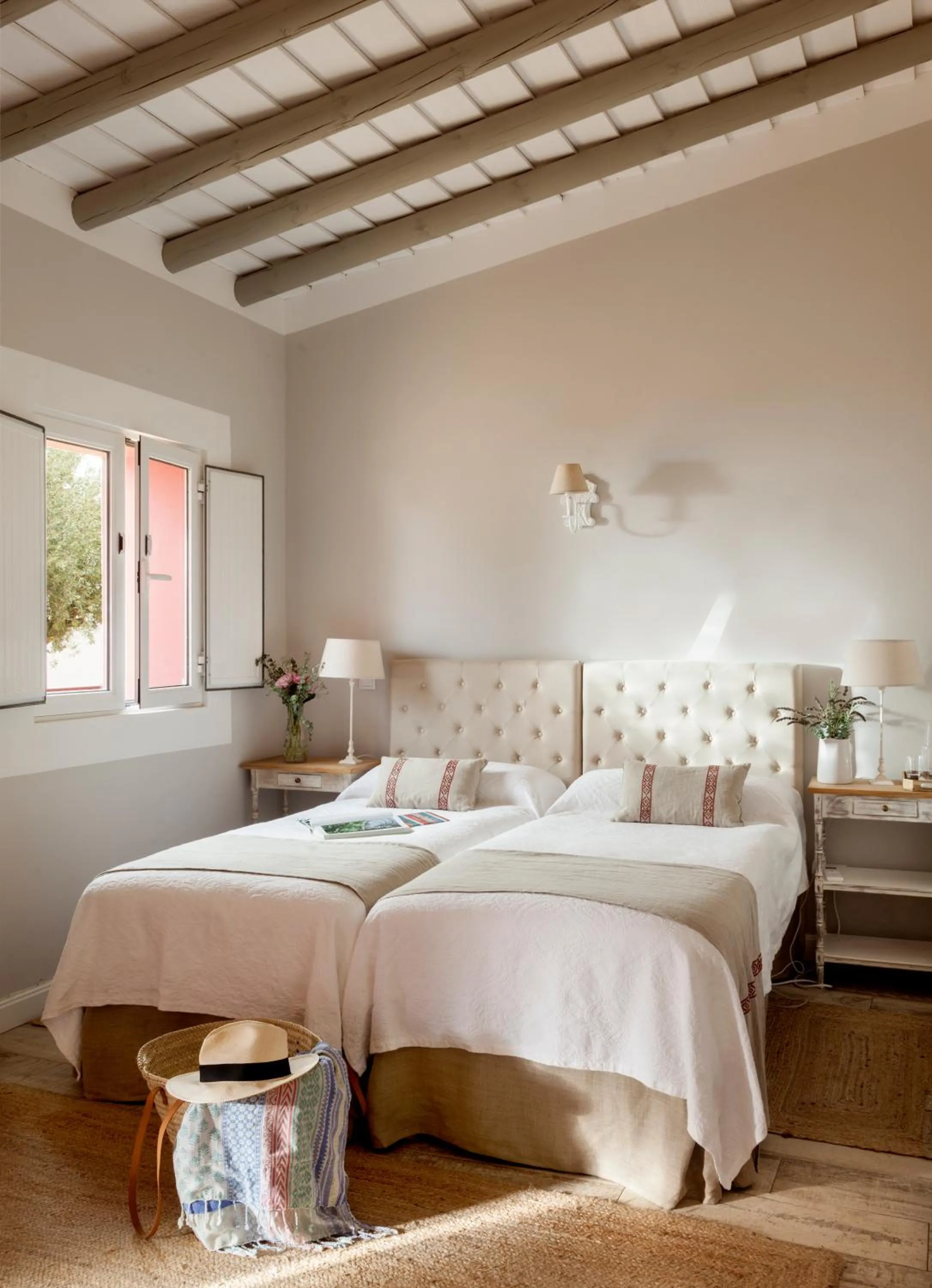 Photo of the whole room, Bed in Quinta da Chaminé