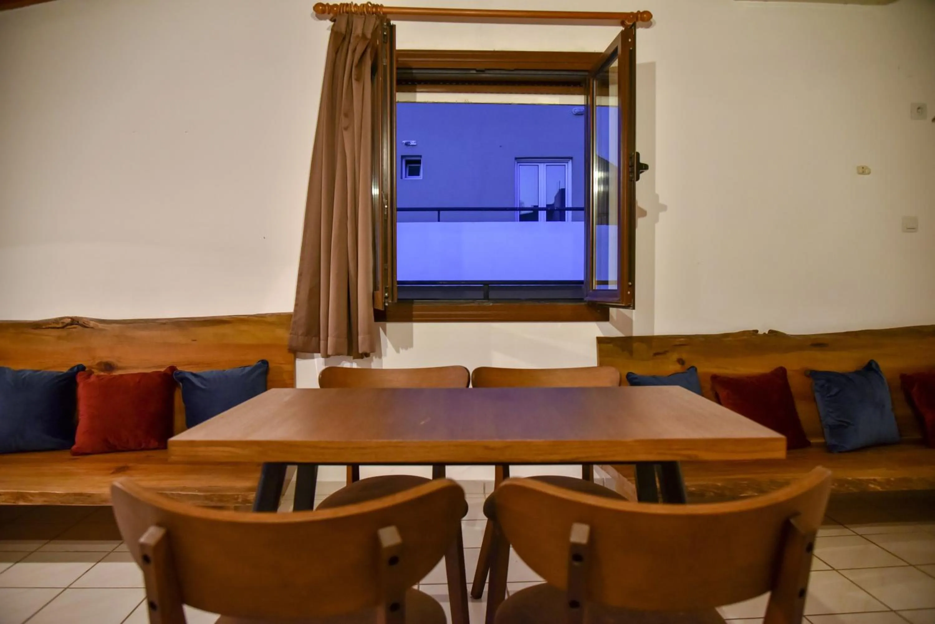 Dining area in Iraklis Apartments