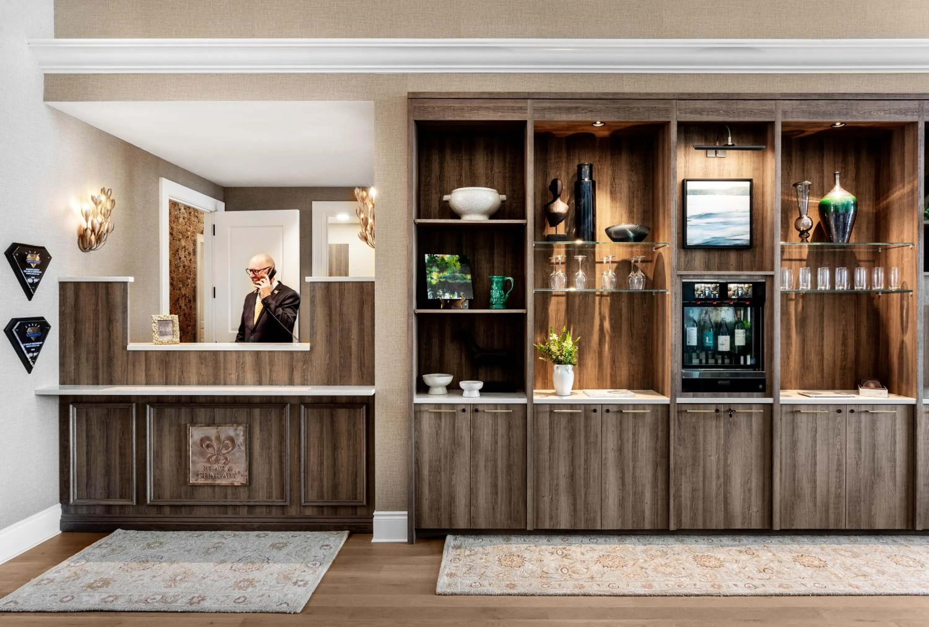 Lobby or reception in Manoir Hovey, Relais & Châteaux