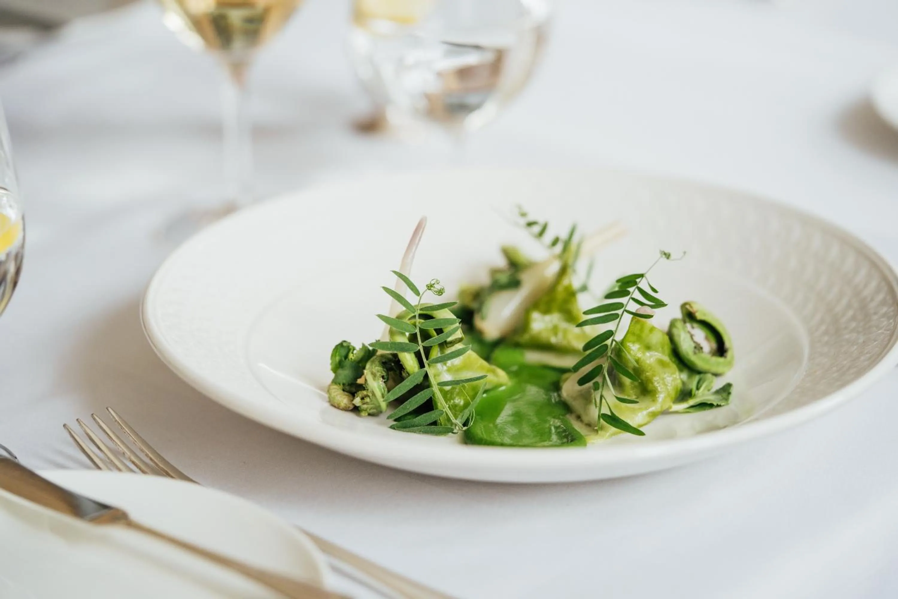 Restaurant/places to eat in Manoir Hovey, Relais & Châteaux