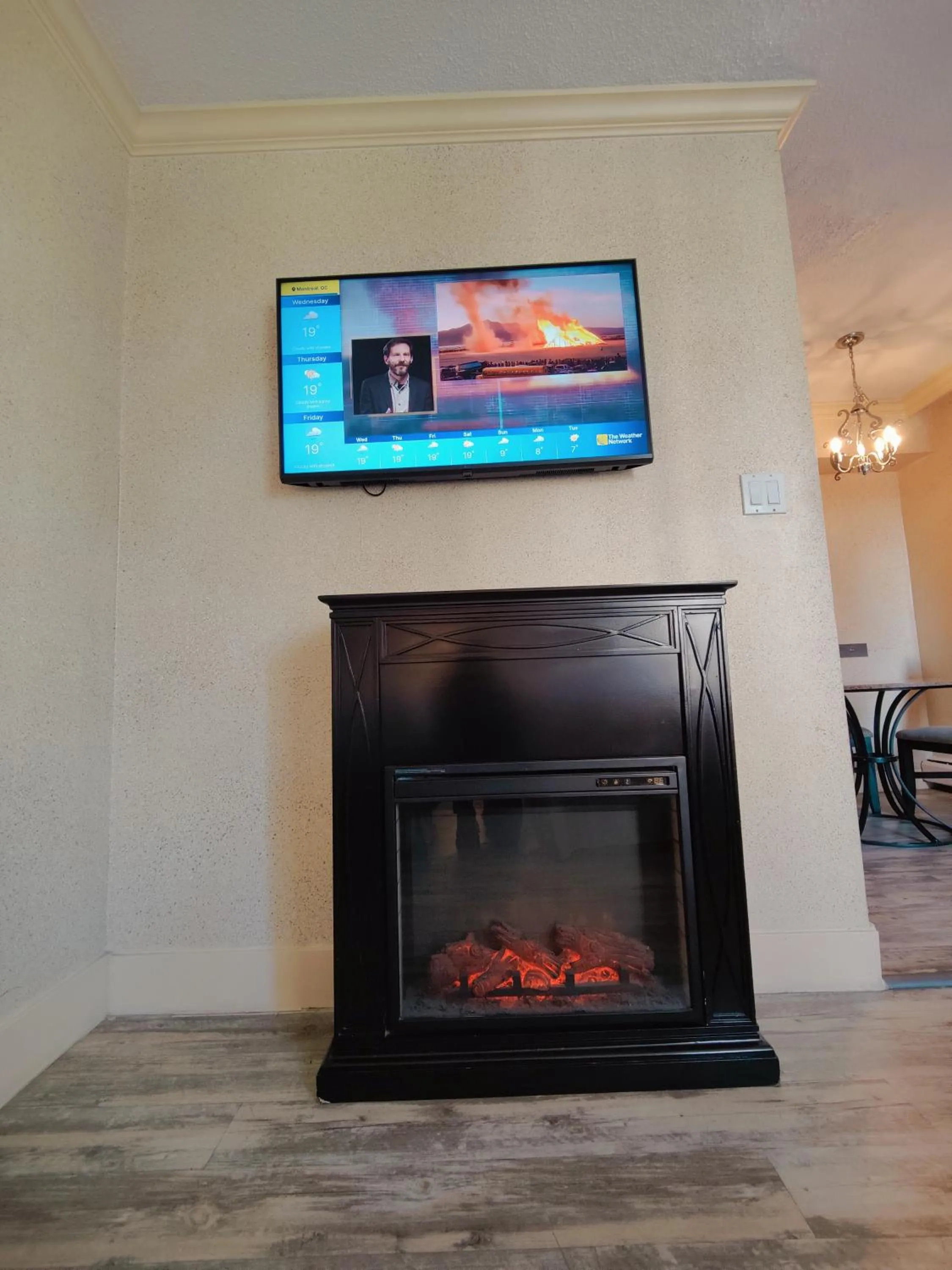 TV and multimedia in Divya Sutra Suites on Robson Downtown Vancouver